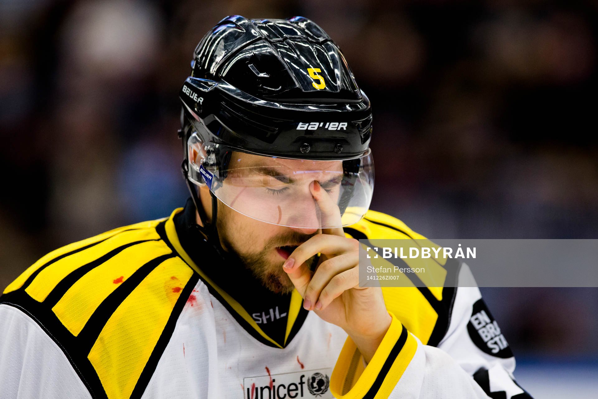Brynäs Lukas Kilström ser deppar
