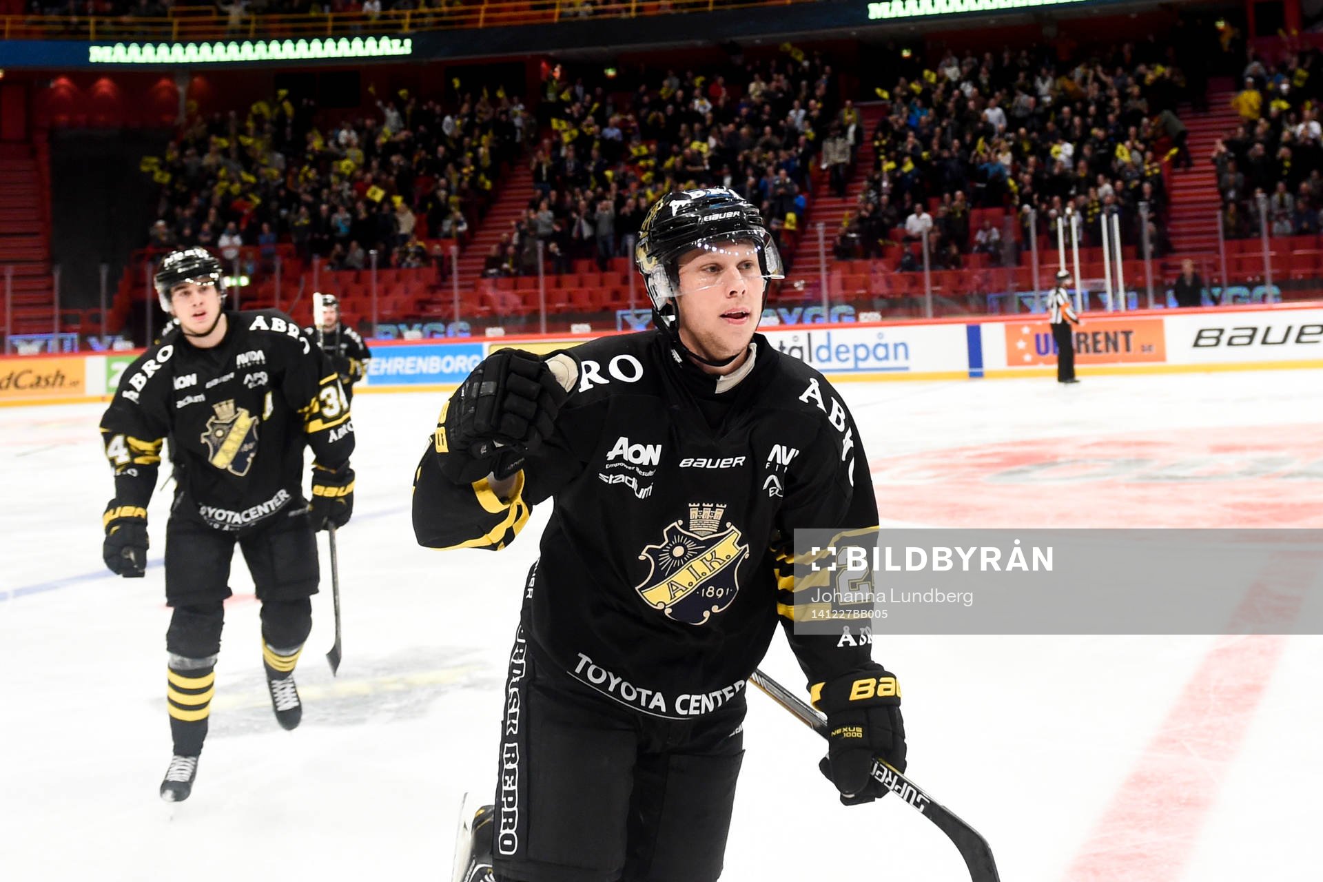 s Johan Andersson jublar