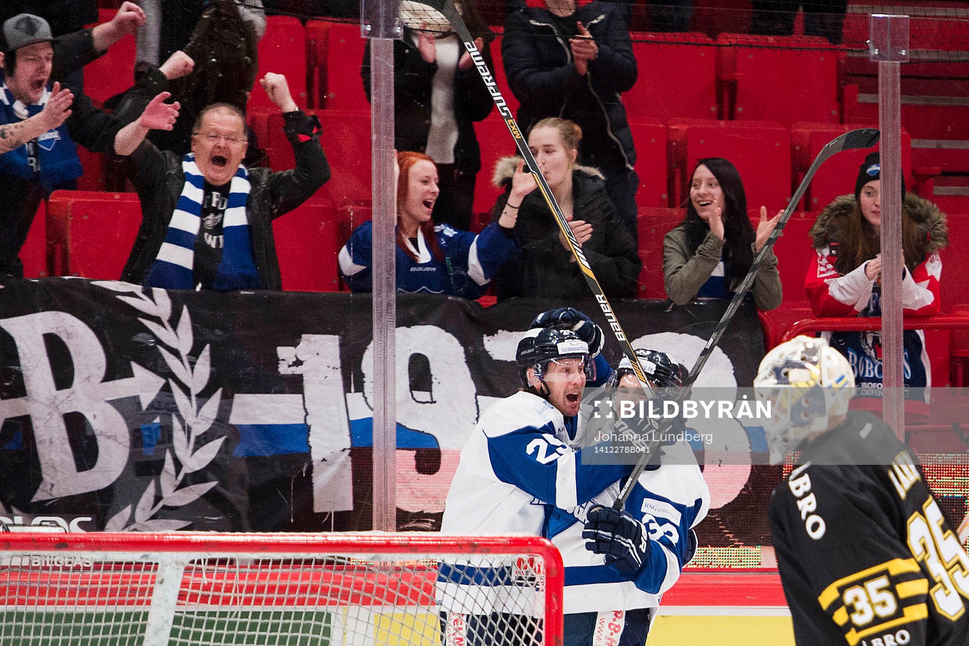 Karlskogas Martin Thelander jublar