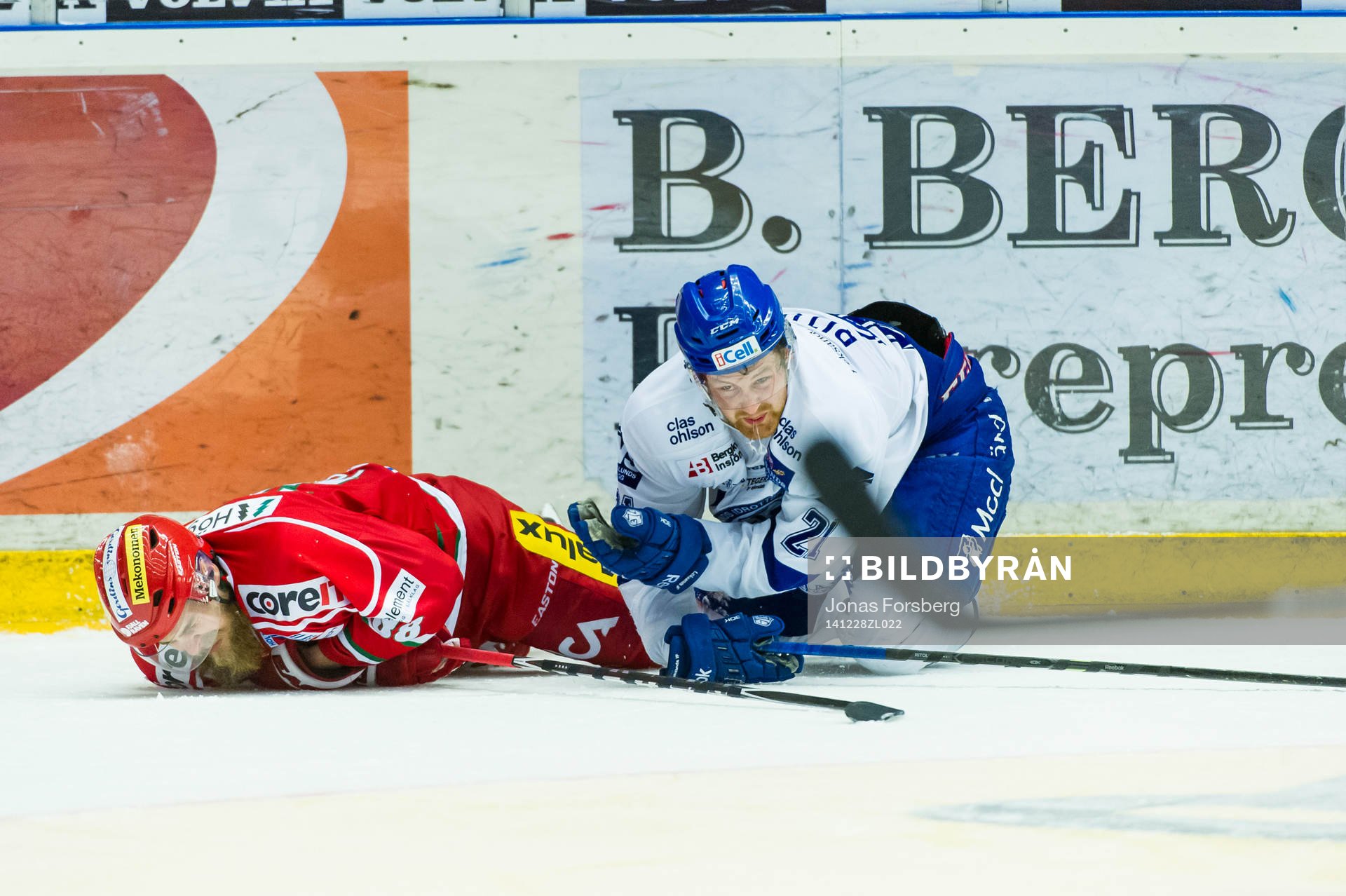 Modos Nichlas Torp och Leksands Mattias Ritola krockar