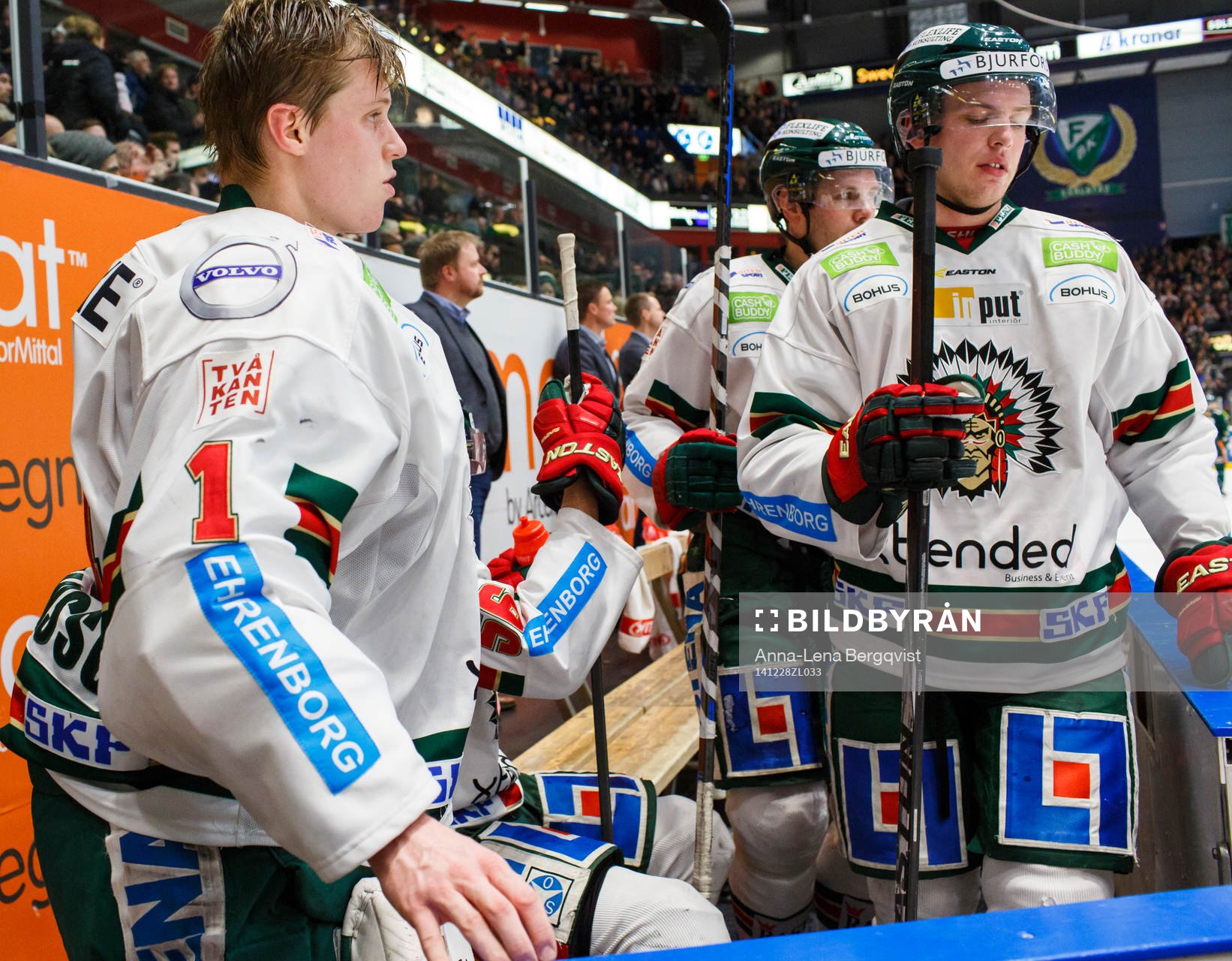 Frölundas målvakt Lars Johansson deppar och  blev utbytt