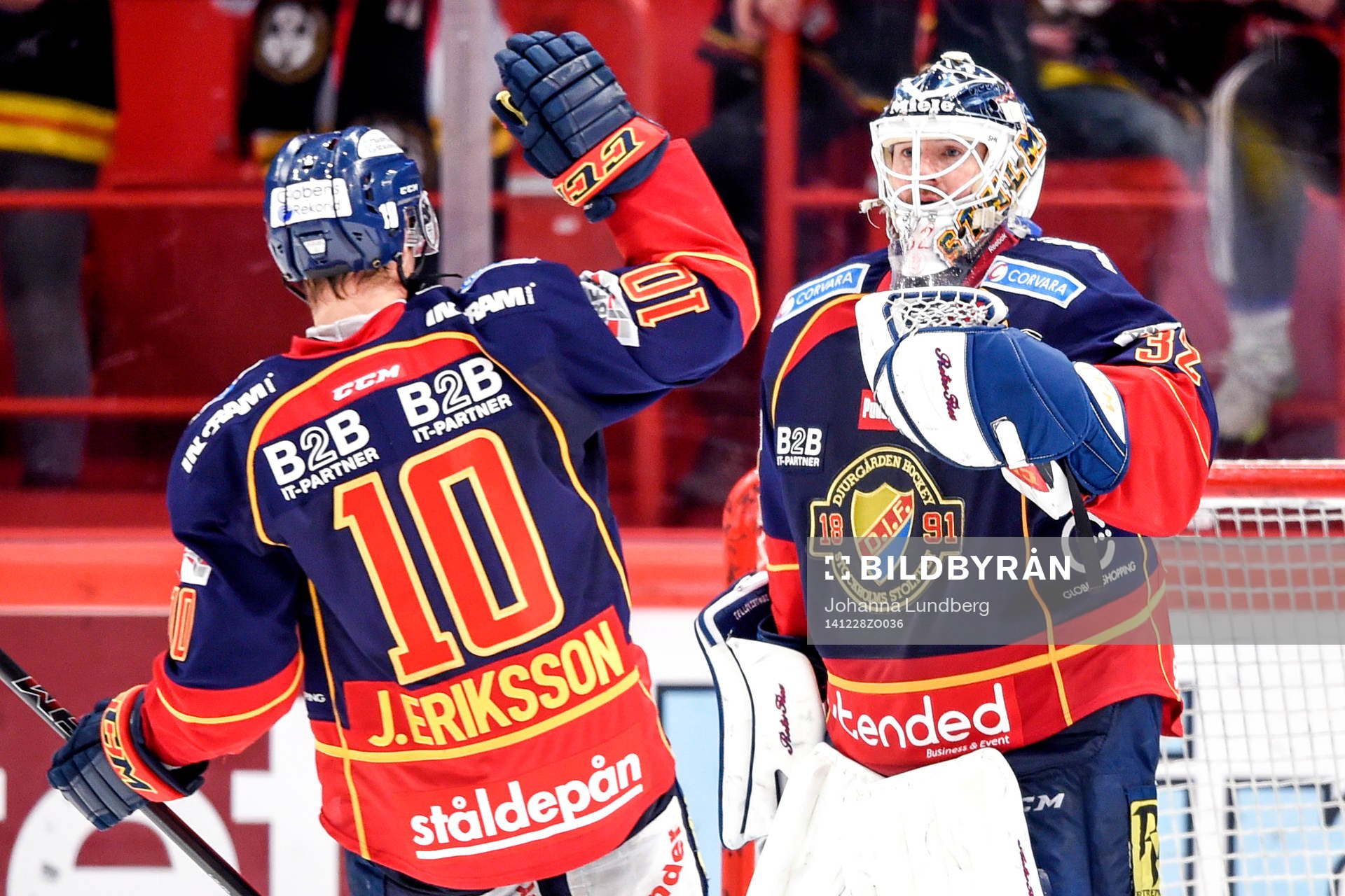 Djurgårdens Joakim Eriksson och målvakt Mikael Tellqvist