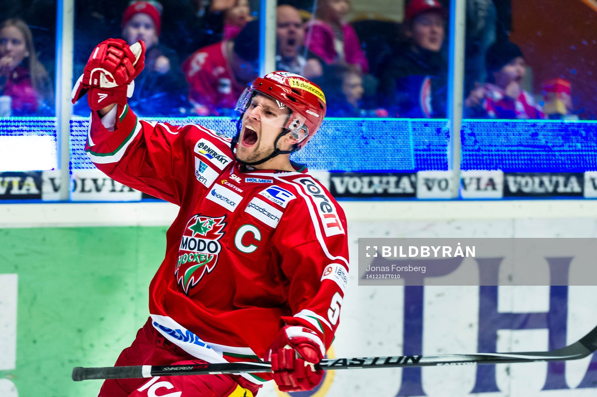 Modos Jonas Ahnelöv sätter 1-1 målet