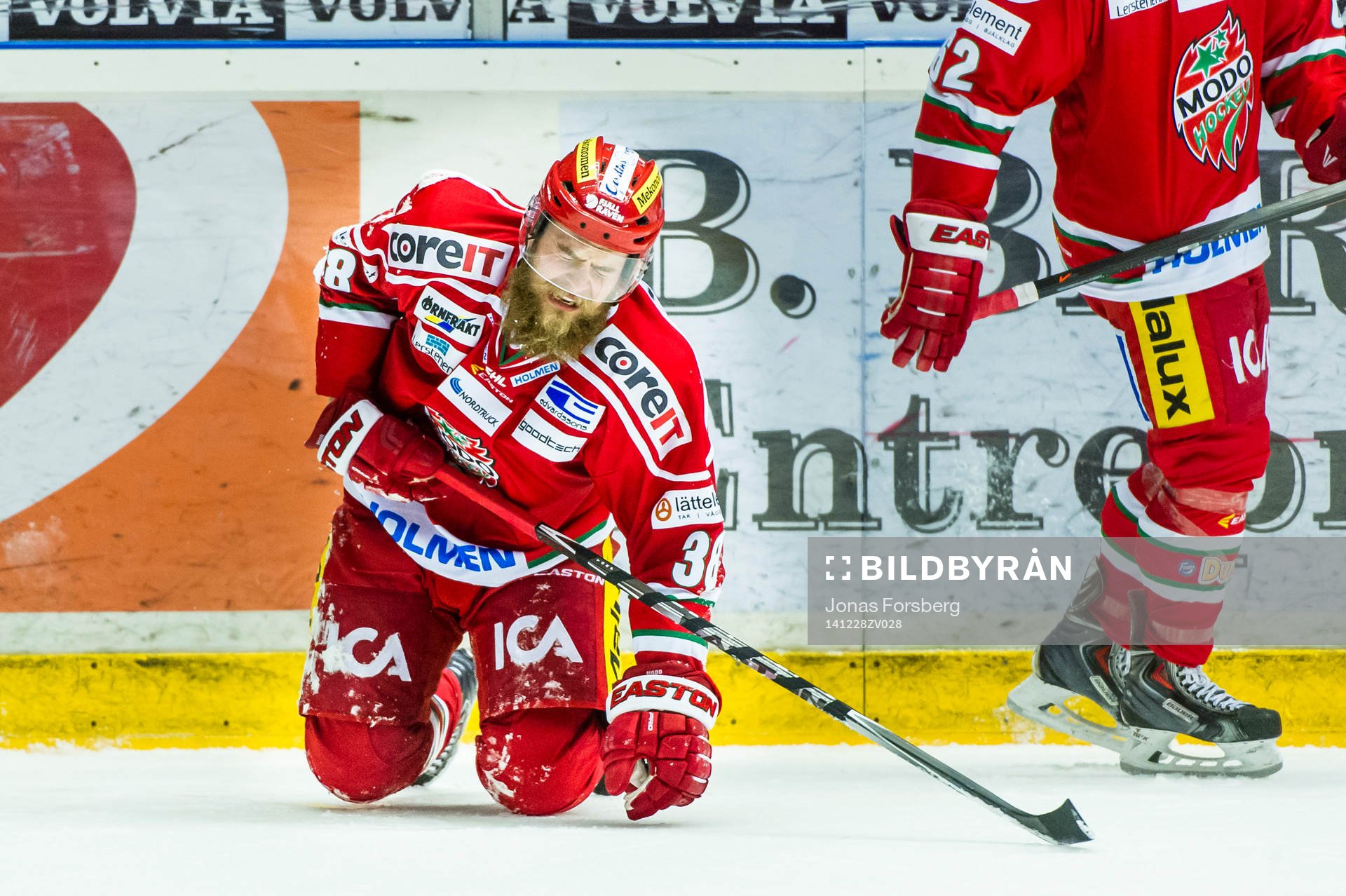 Modos Nichlas Torp har ont