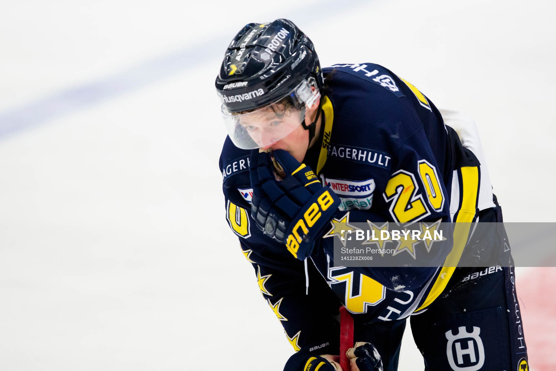 s Lawrence Pilut har ont