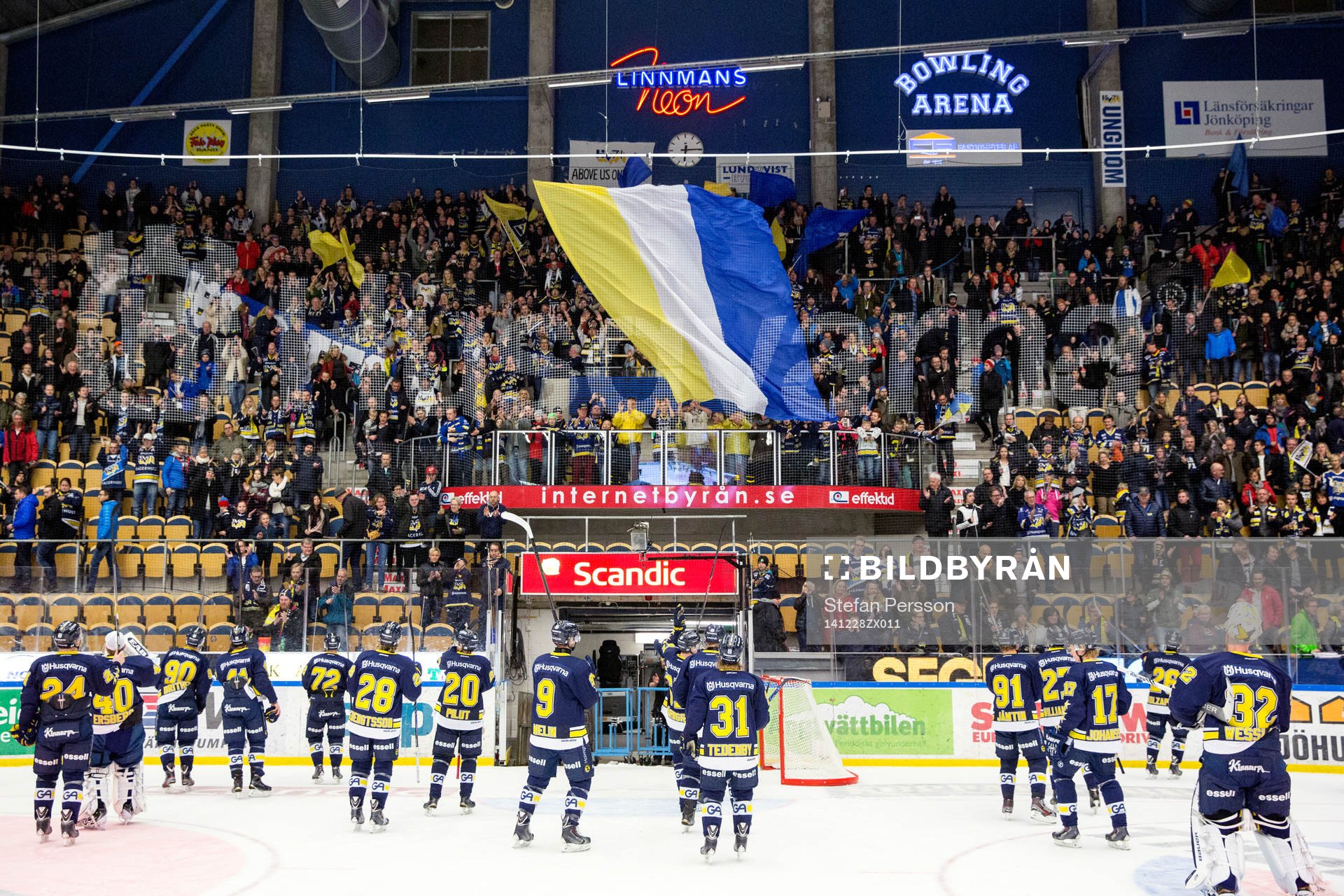 HV71 jublar och tackar publiken