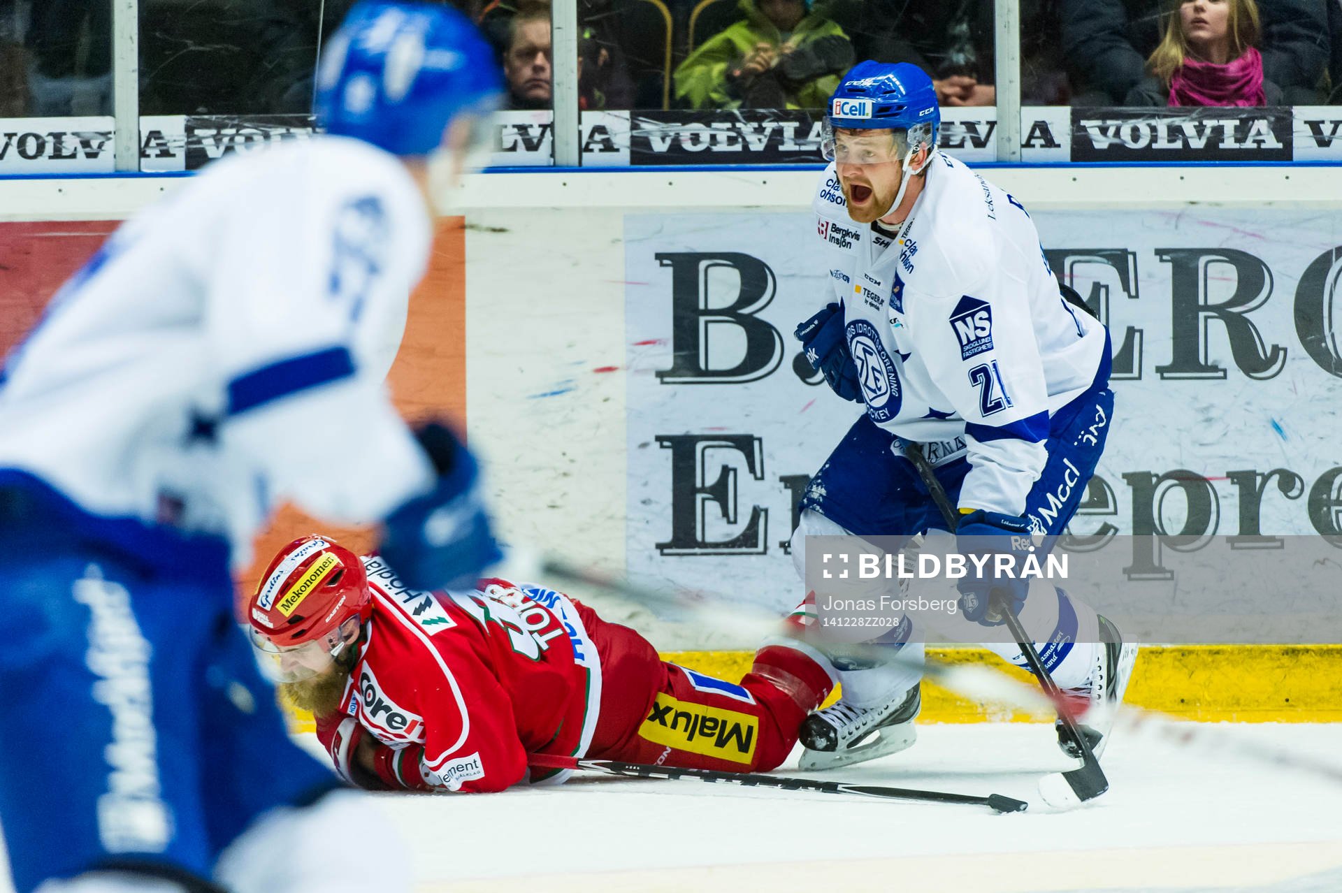 Modos Nichlas Torp och Leksands Mattias Ritola krockar
