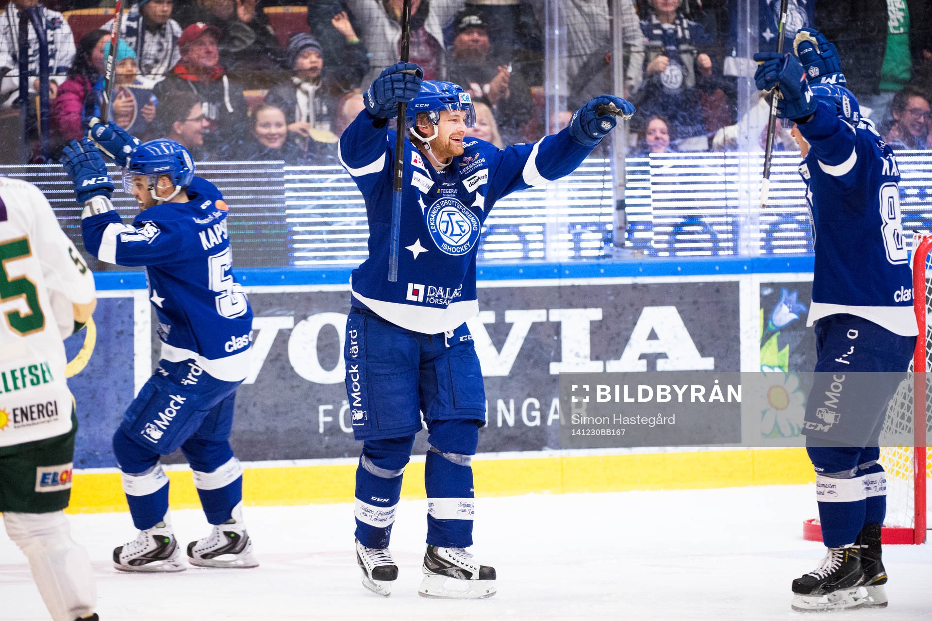 Leksands Mattias Ritola och Toni Kähkönen jublar