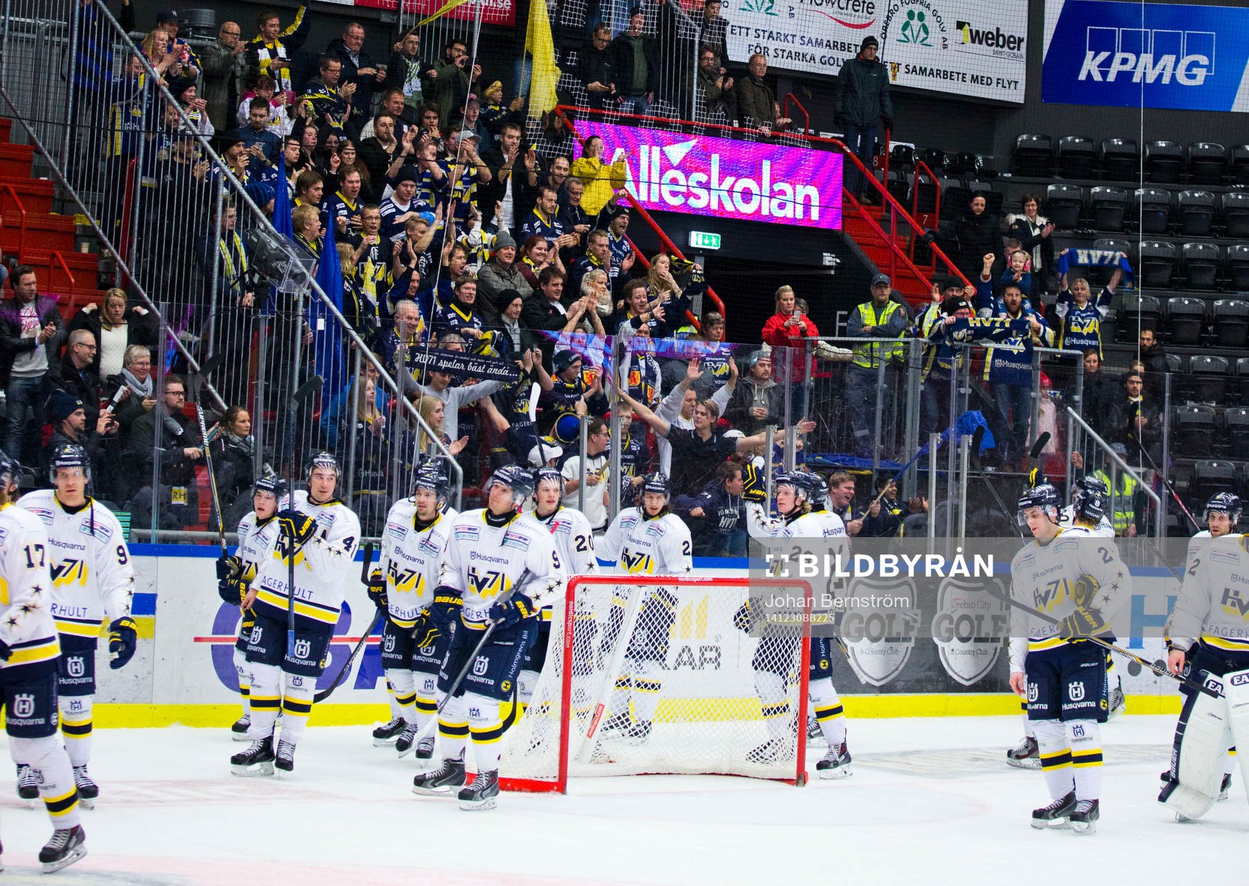HV71 vinner över Örebro och jublar
