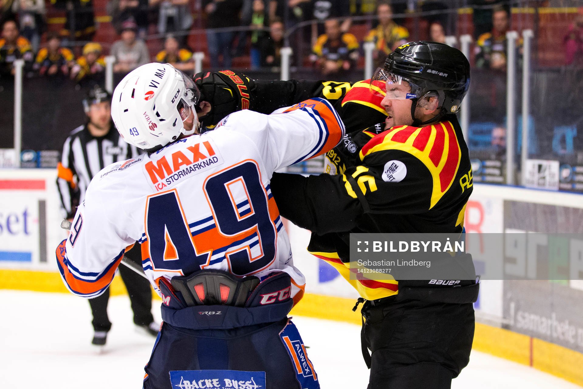 Slagsmål mellan Växjös Rhett Rakhshani och Brynäs Simon