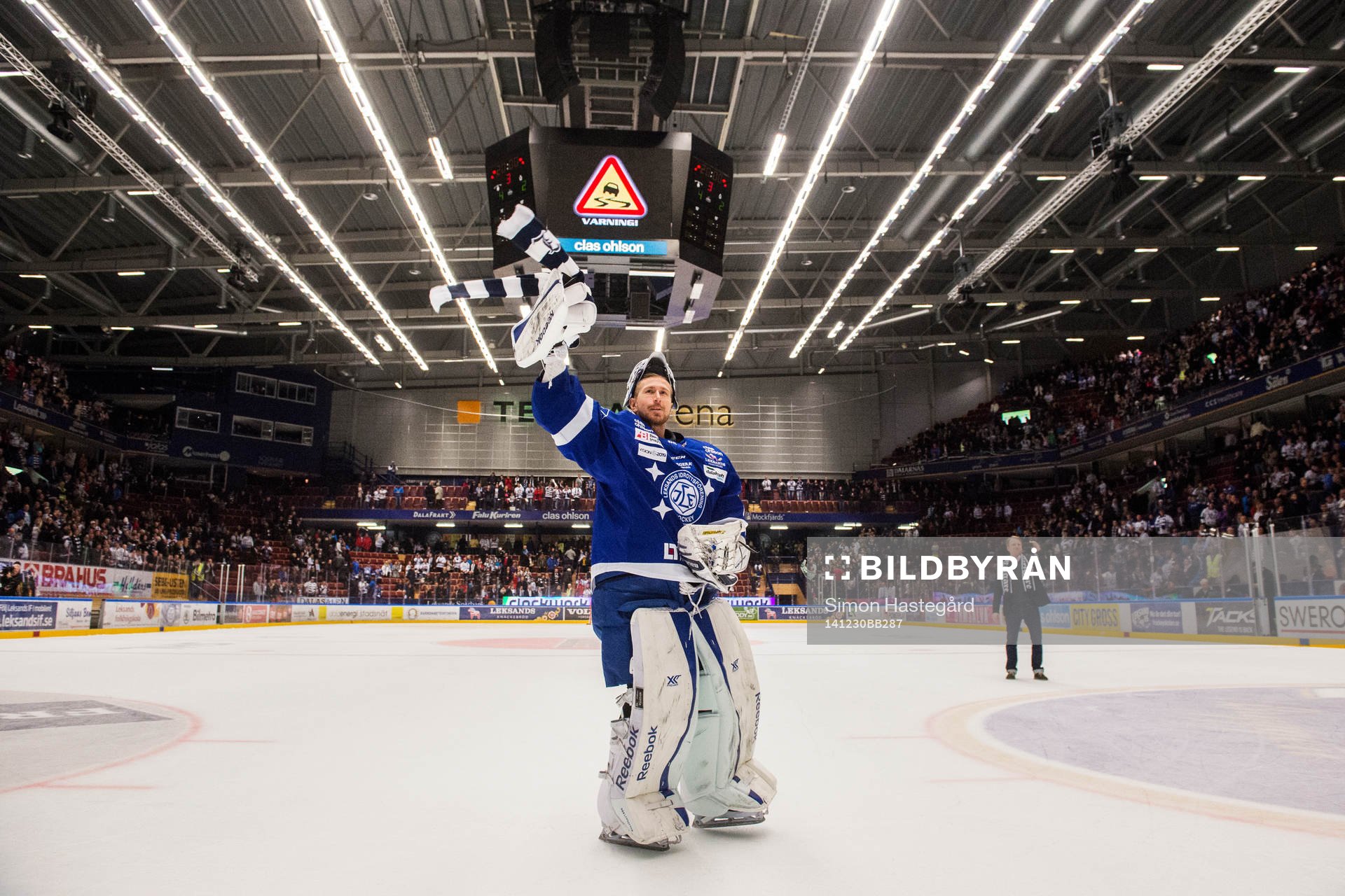 Leksands målvakt Joakim Lundström jublar