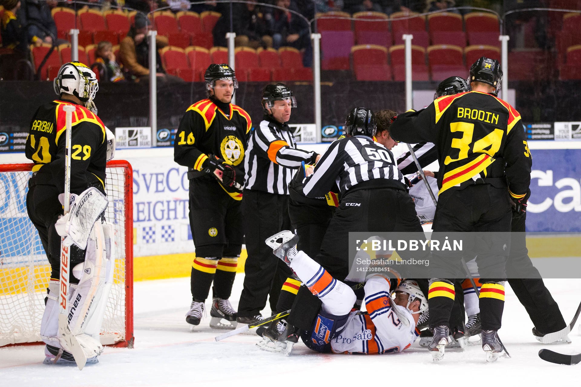 Lite gruff framför Brynäs mål och Växjös Nick Johnson