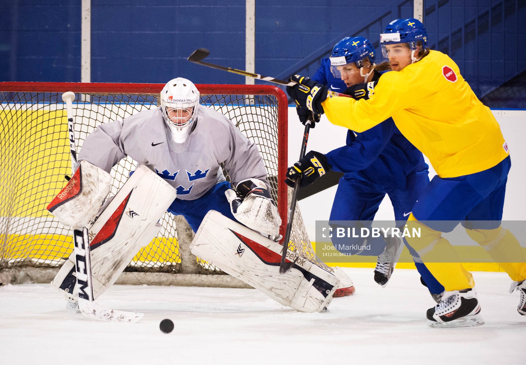 Målvakten Linus Söderström, Anton Karlsson och Axel