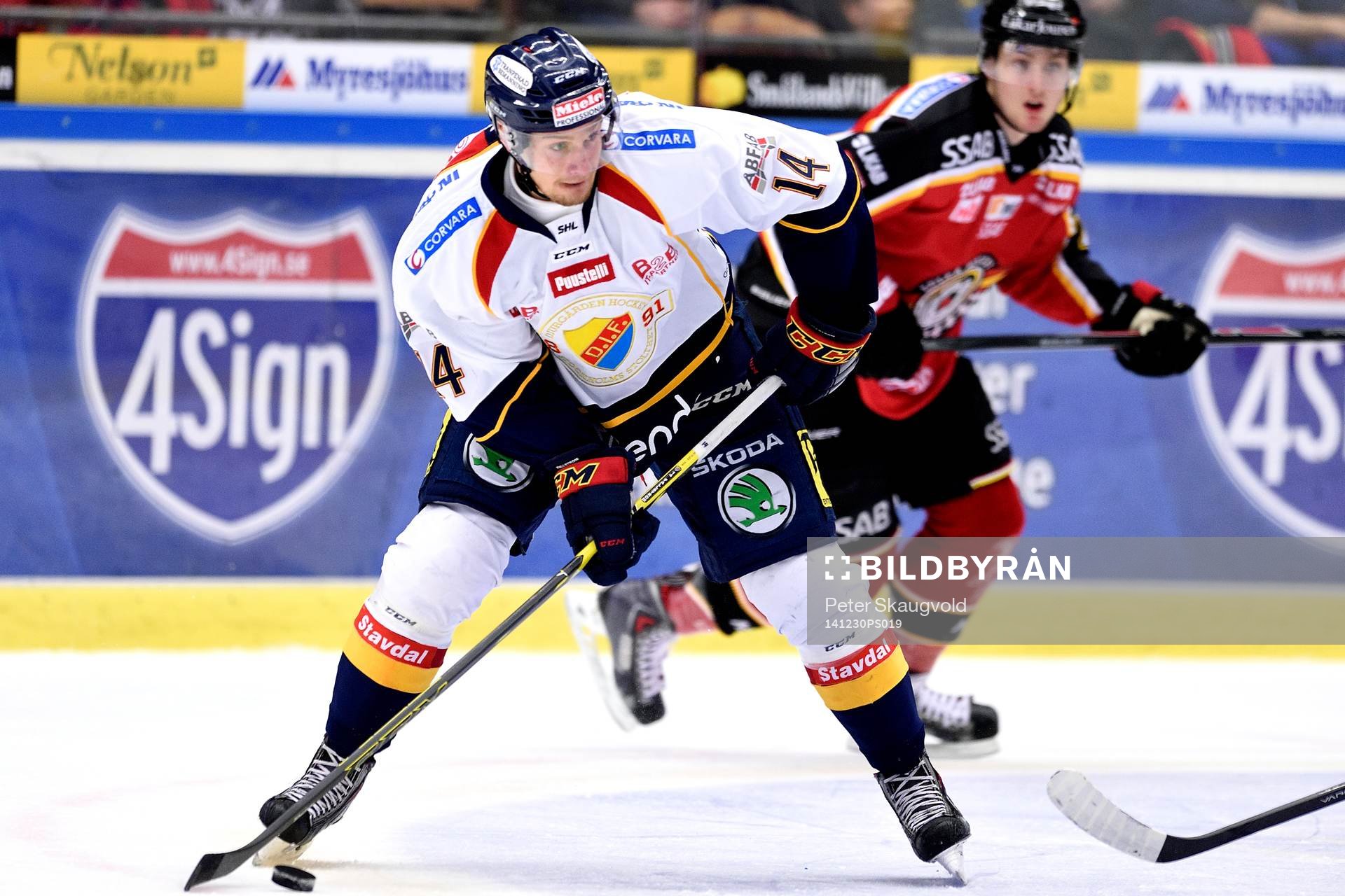 Djurgårdens Alexander Fällström med pucken