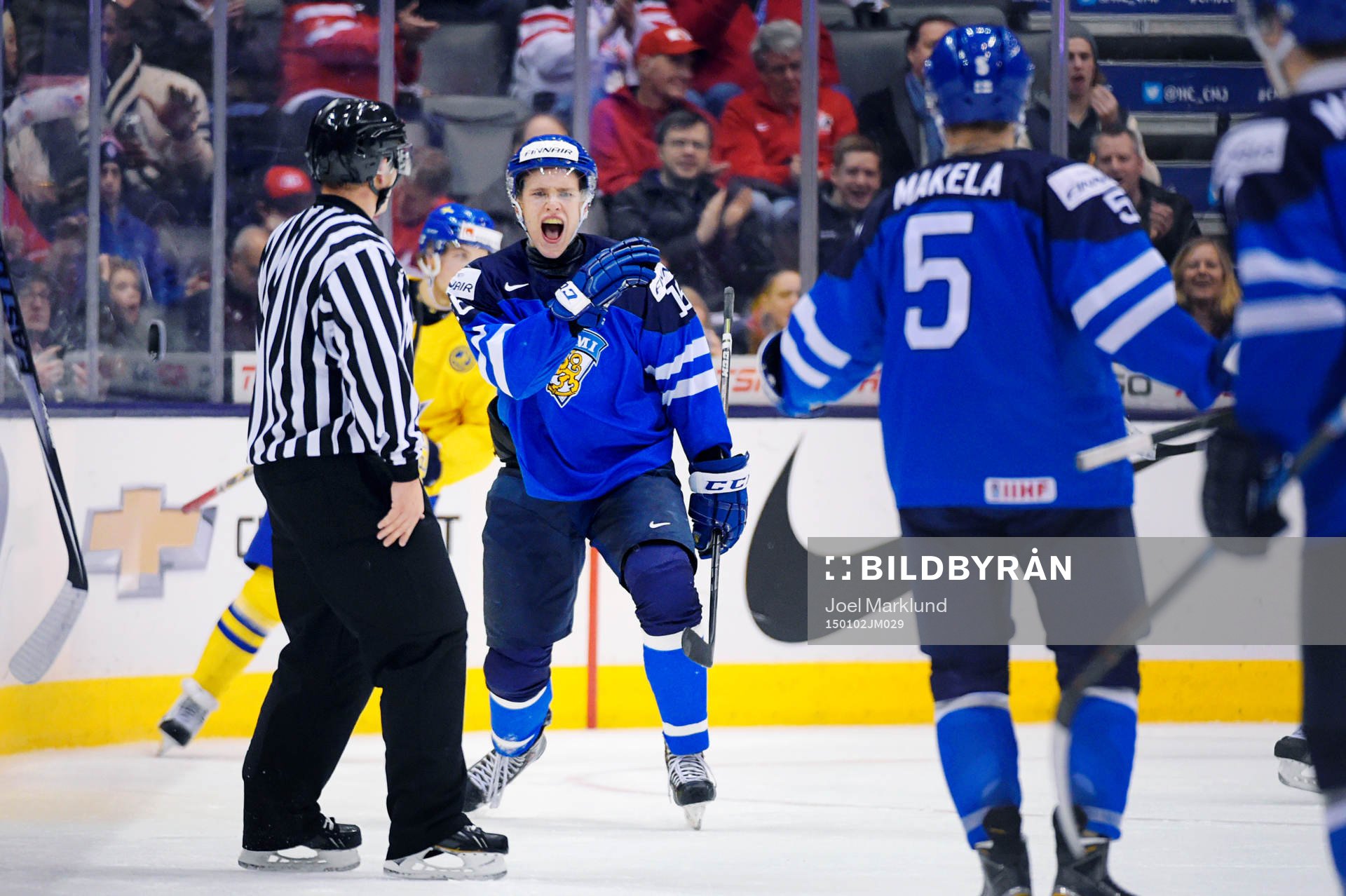 Finlands Mikko Rantanen jublar