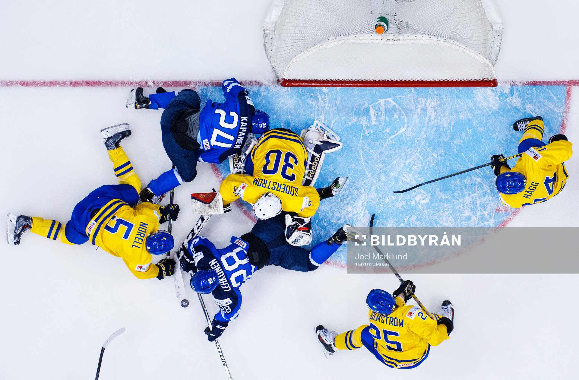 Finlands Kasperi Kapanen och Artturi Lehkonen utmanar