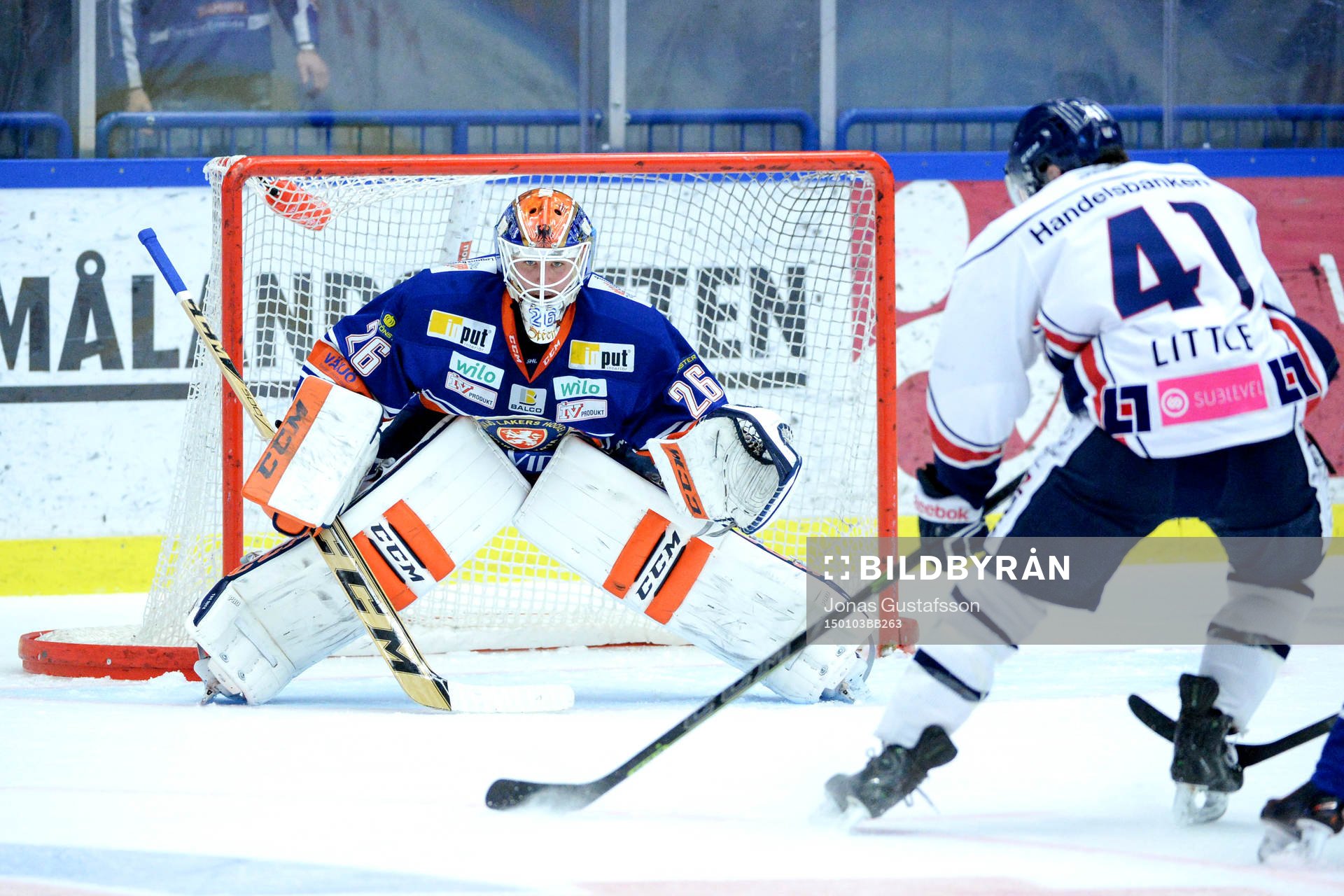 Linköpings Broc Little gör 1-0 bakom Växjös målvakt