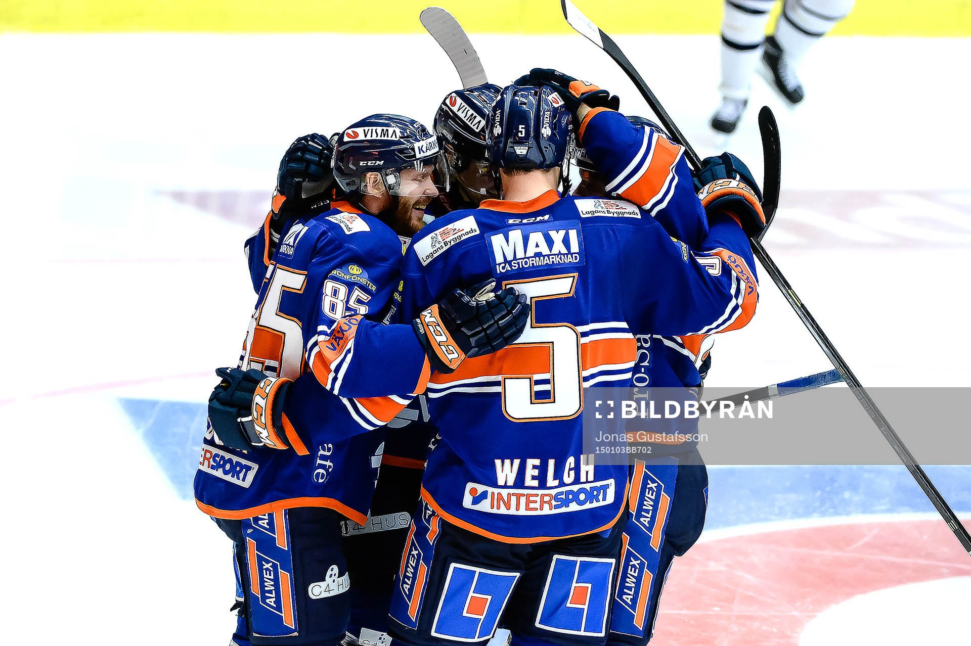 Växjös Liam Reddox  har gjort 2-1 till Växjö