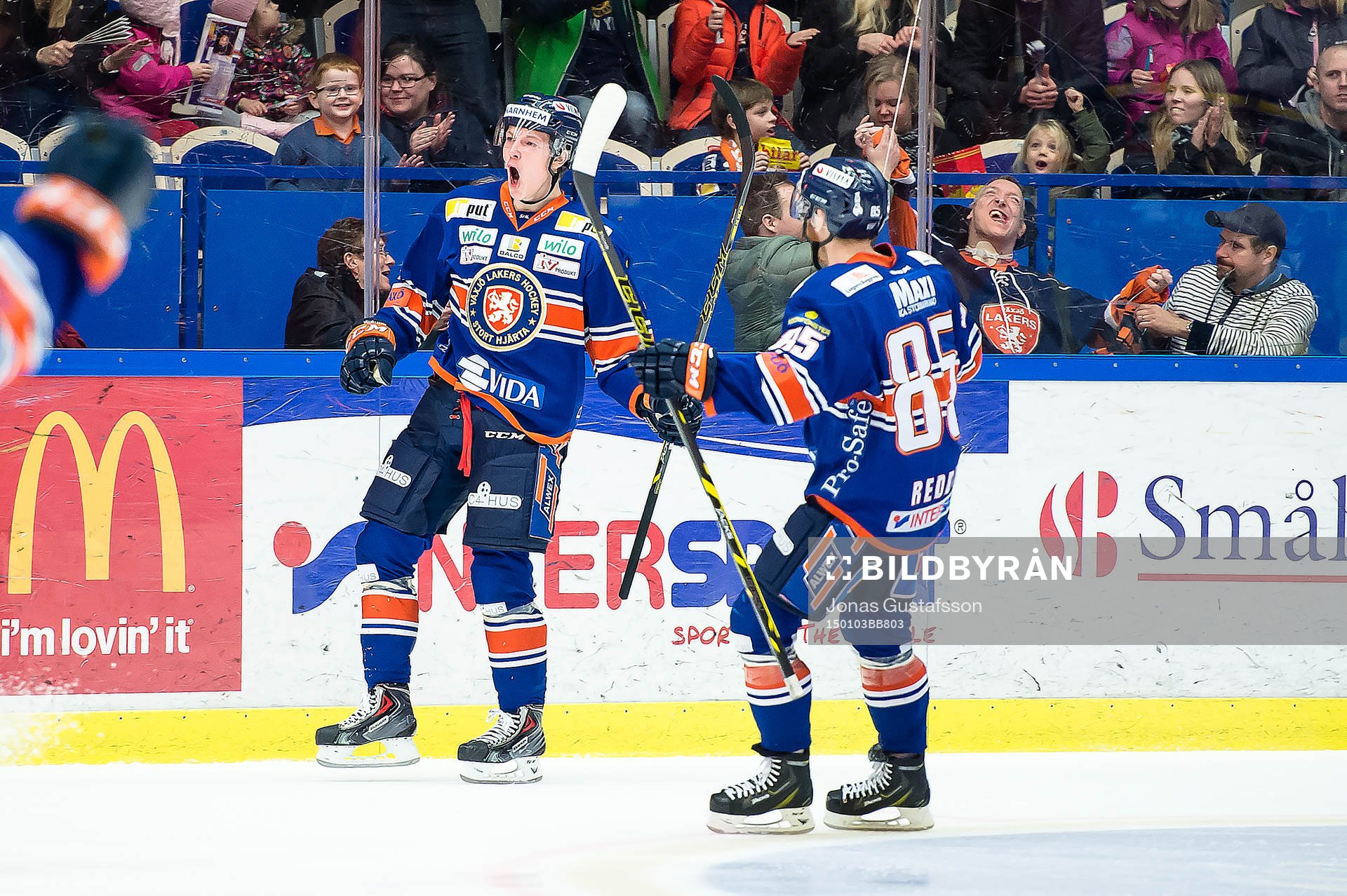 Växjös Gustav Rydahl  har gjort 3-2 till Växjö och