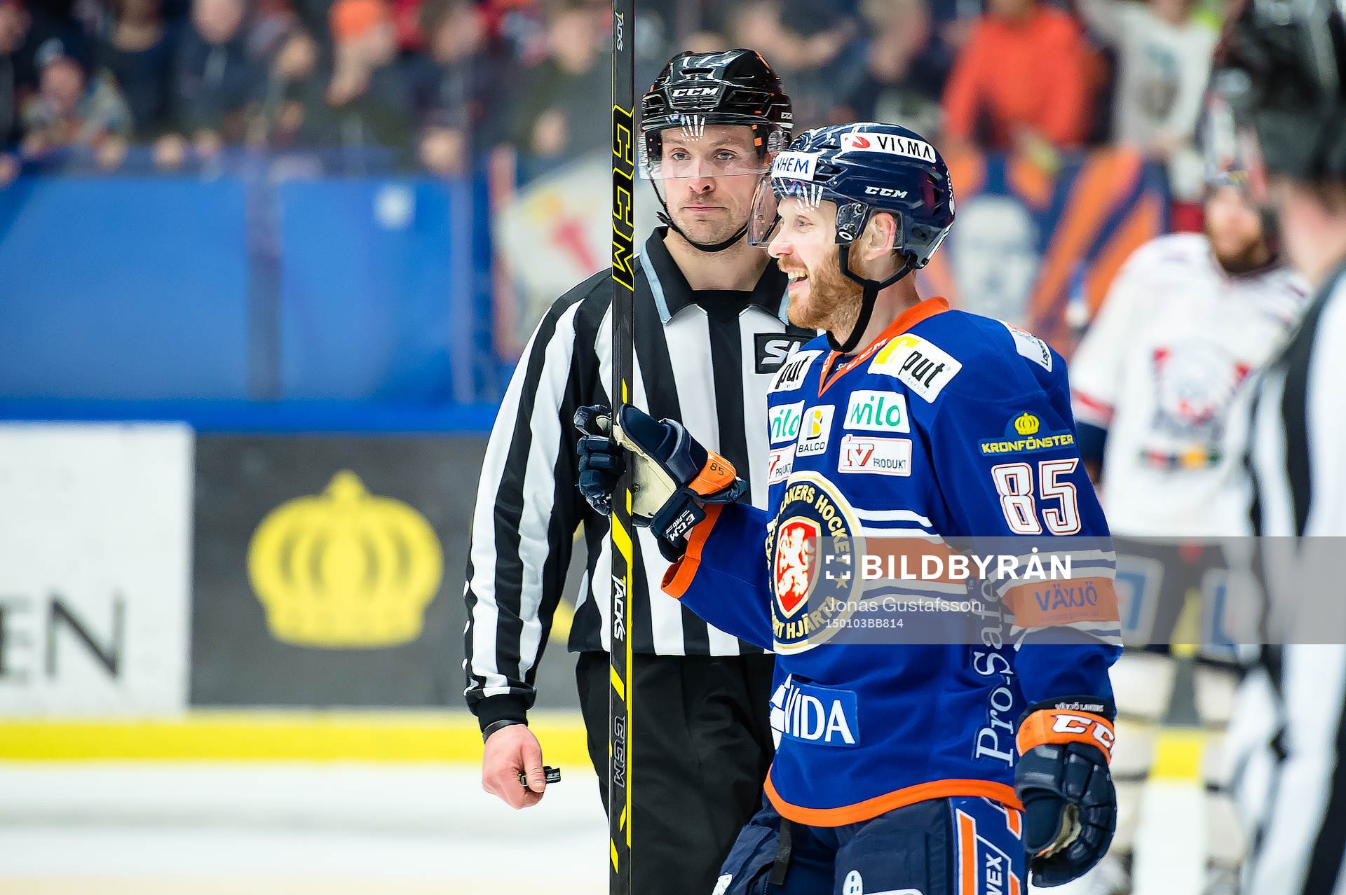 Växjös Liam Reddox har gjort 4-2 till Växjö och jublar