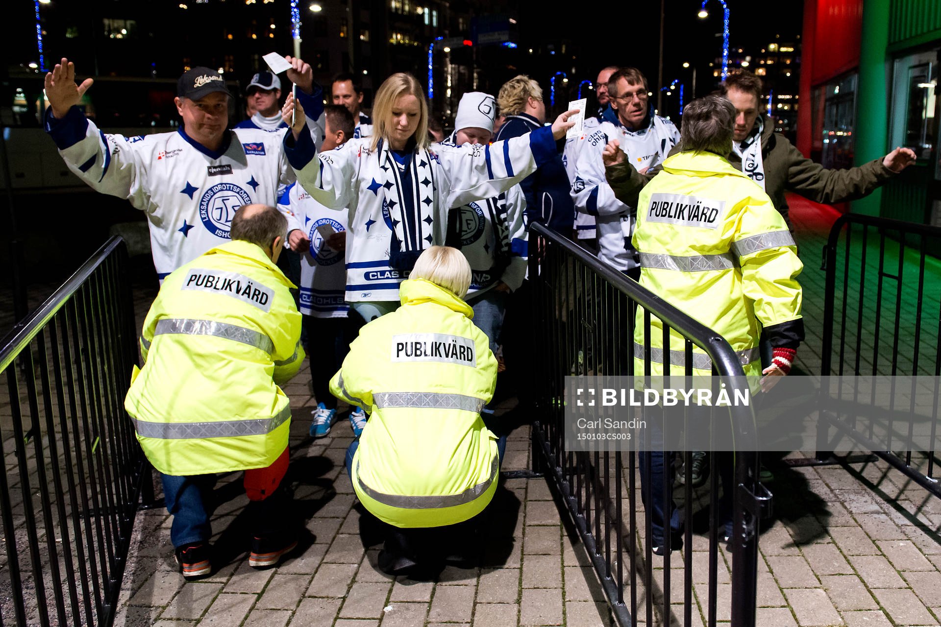 Leksands supportar blir visiterade innan ishockeymatchen i