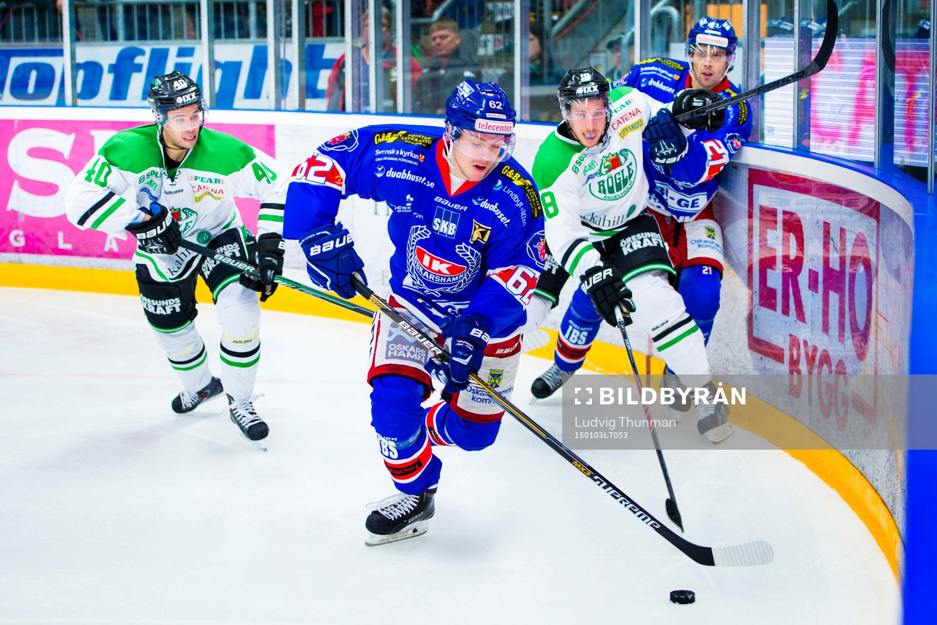 Rögles Jesper Jensen och Mike Vernace jagar Oskarshamns