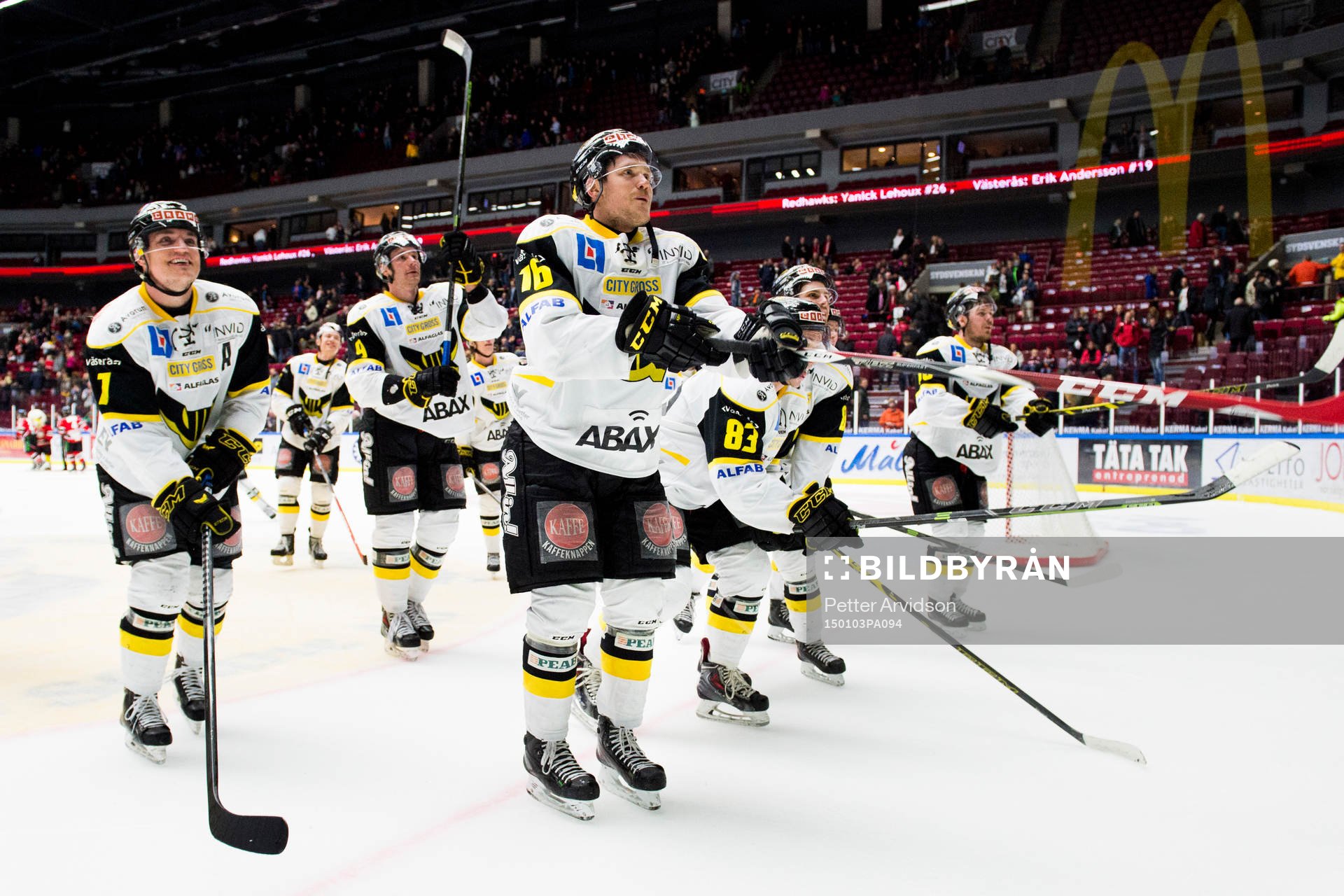Västerås spelare jublar