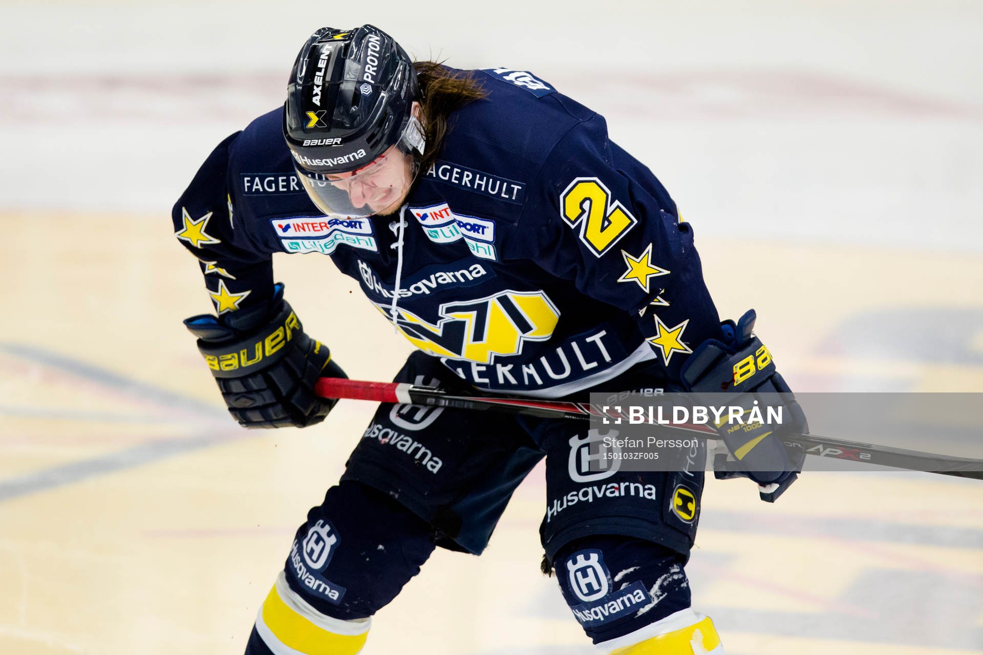 s Kristofer Berglund blöder i ansiktet
