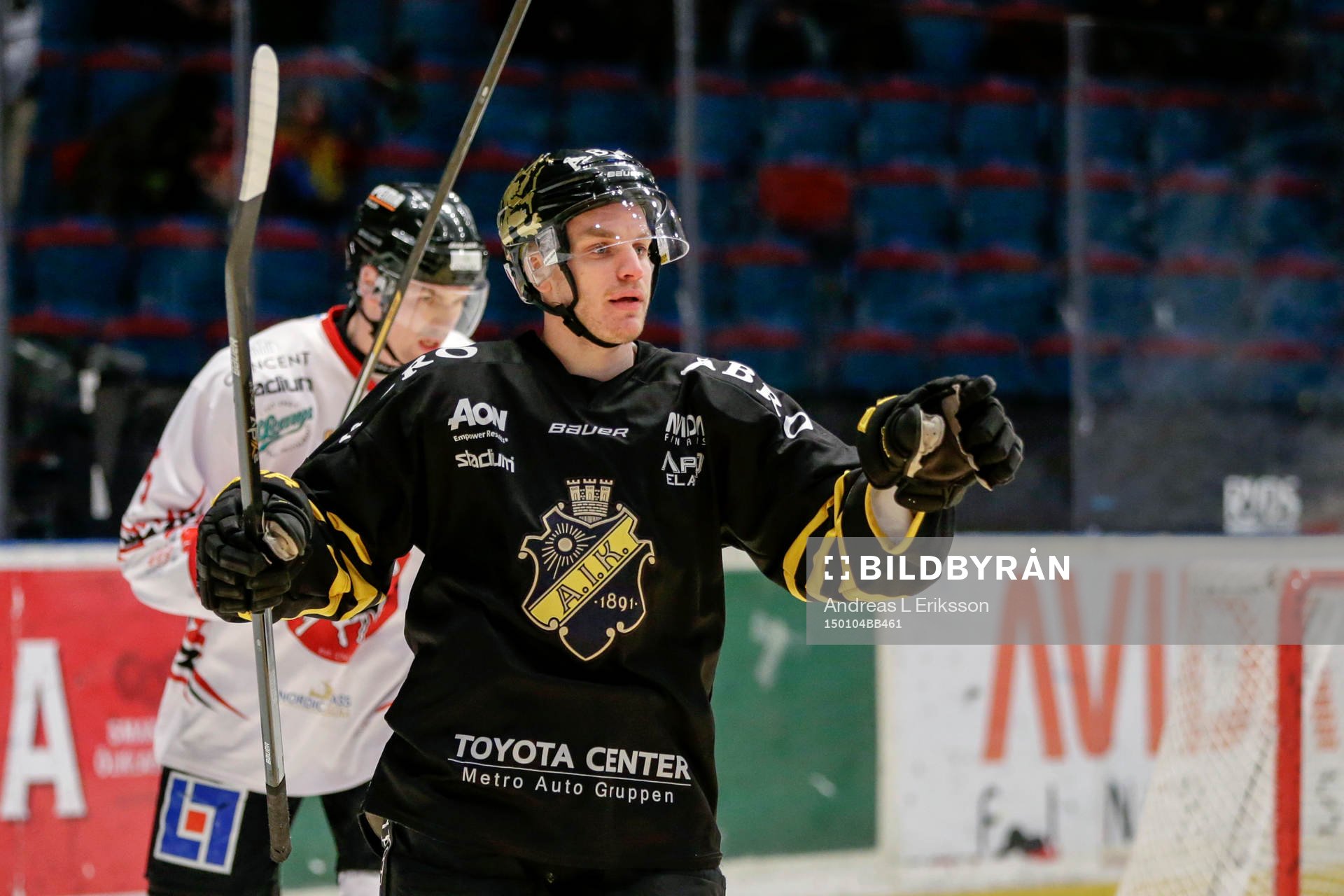 s Fredrik Hynning jublar