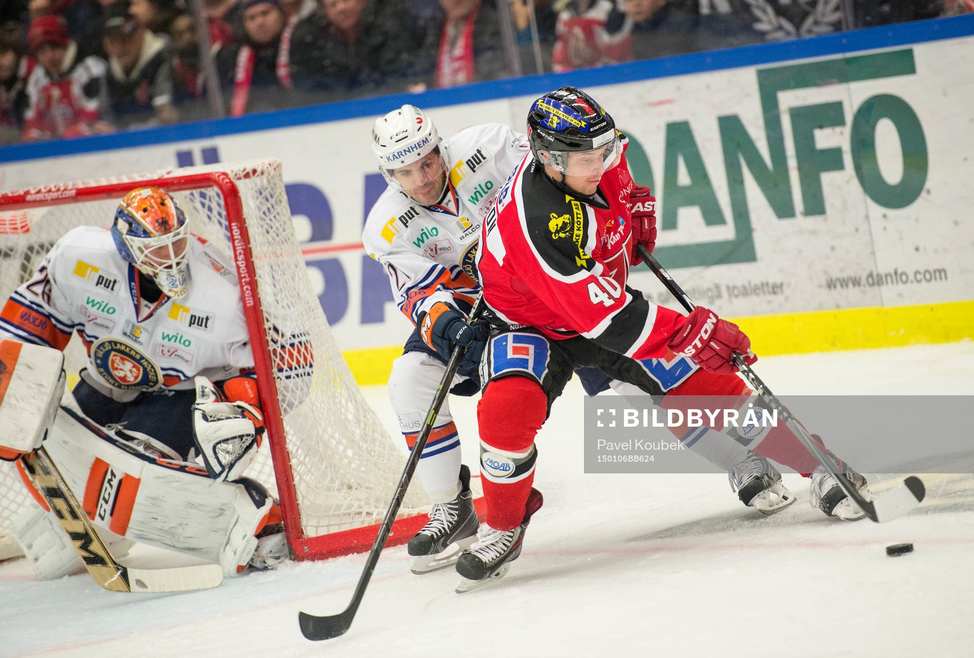 Växjös målvakt Stefan Steen och Cory Murphy försvarar