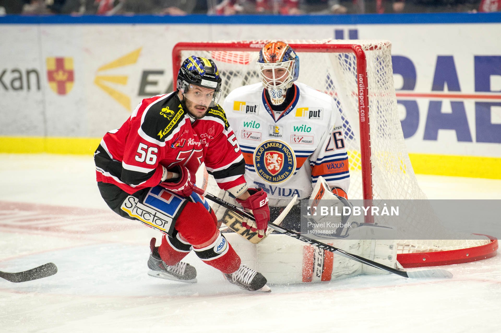 Örebros Johan Wiklander och Växjös målvakt Stefan Steen