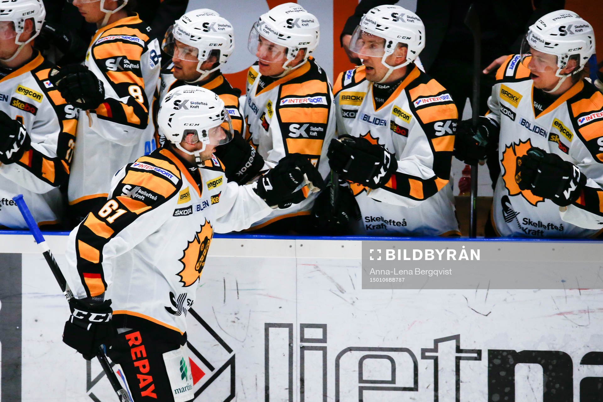 Skellefteås Fredrik Lindgren jublar med båset