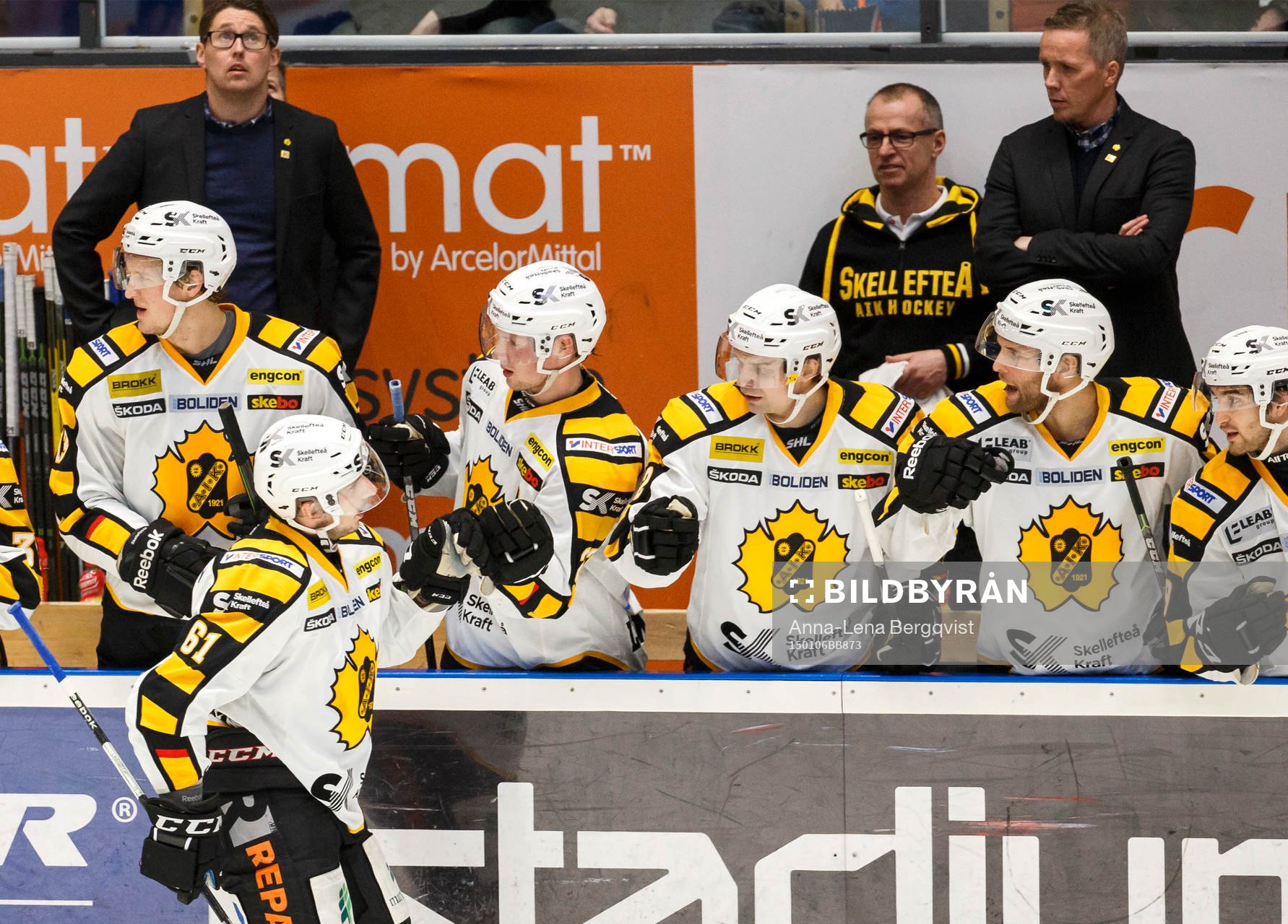 Skellefteås  Fredrik Lindgren firar sitt reduceringsmål