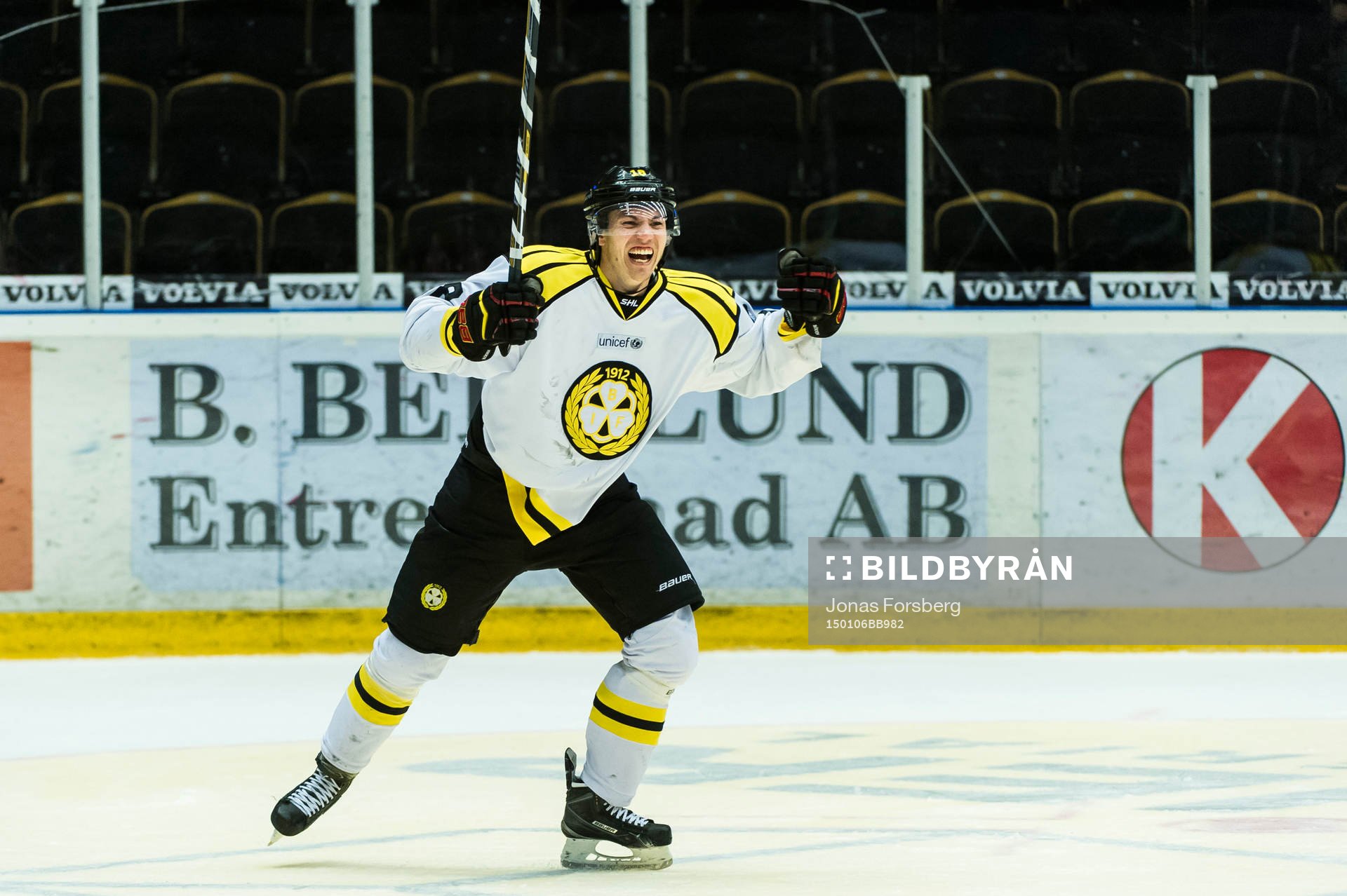 Brynäs Anton Rödin jublar