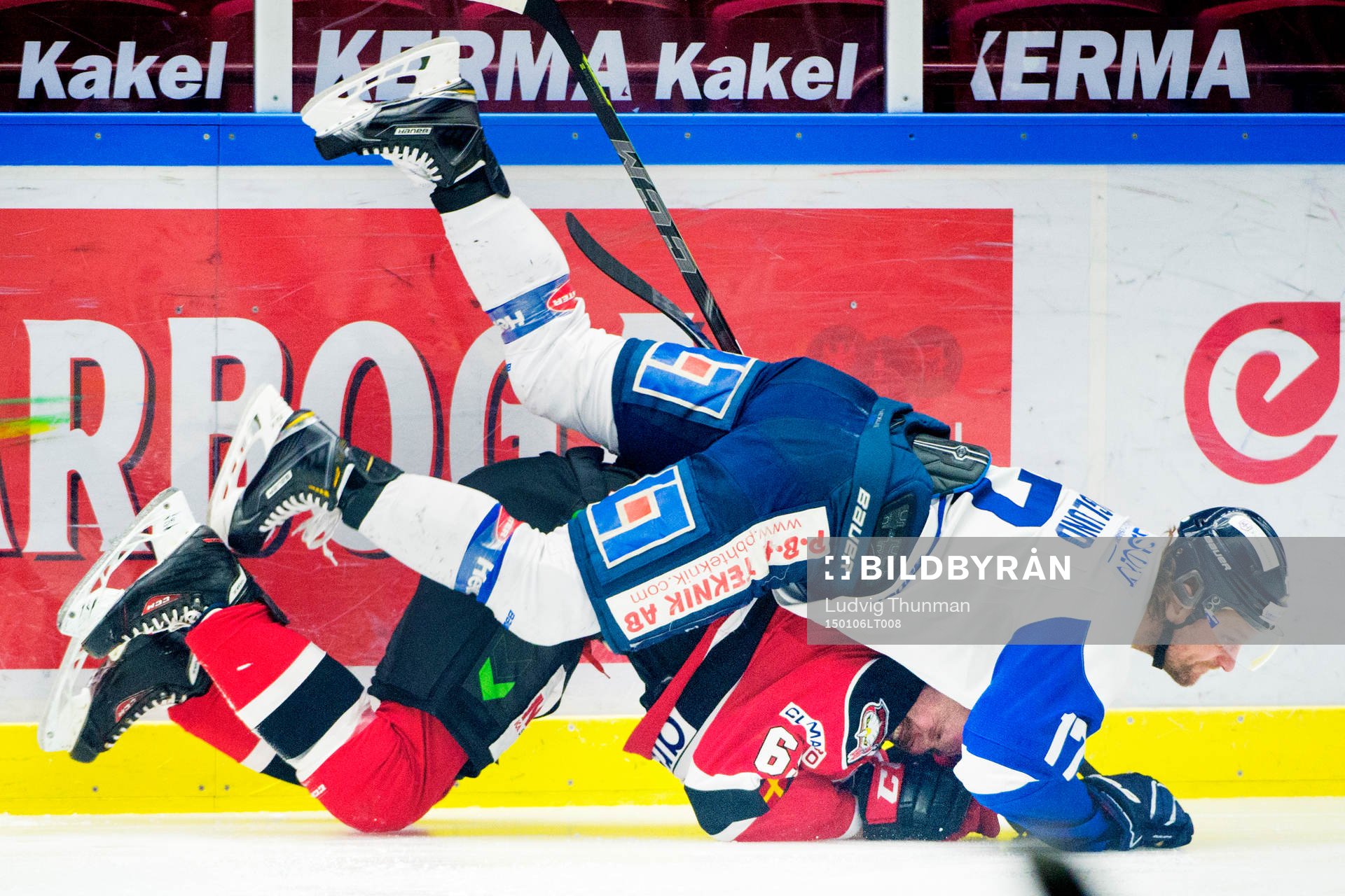 Karlskogas Christian Berglund faller över Malmö Redhawks