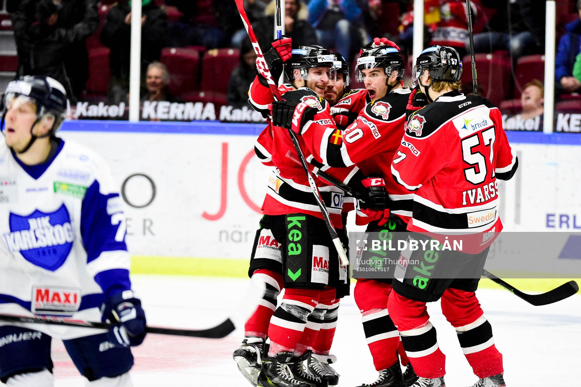 Malmö Redhawks Henrik Hetta (m) jublar ihop med sina
