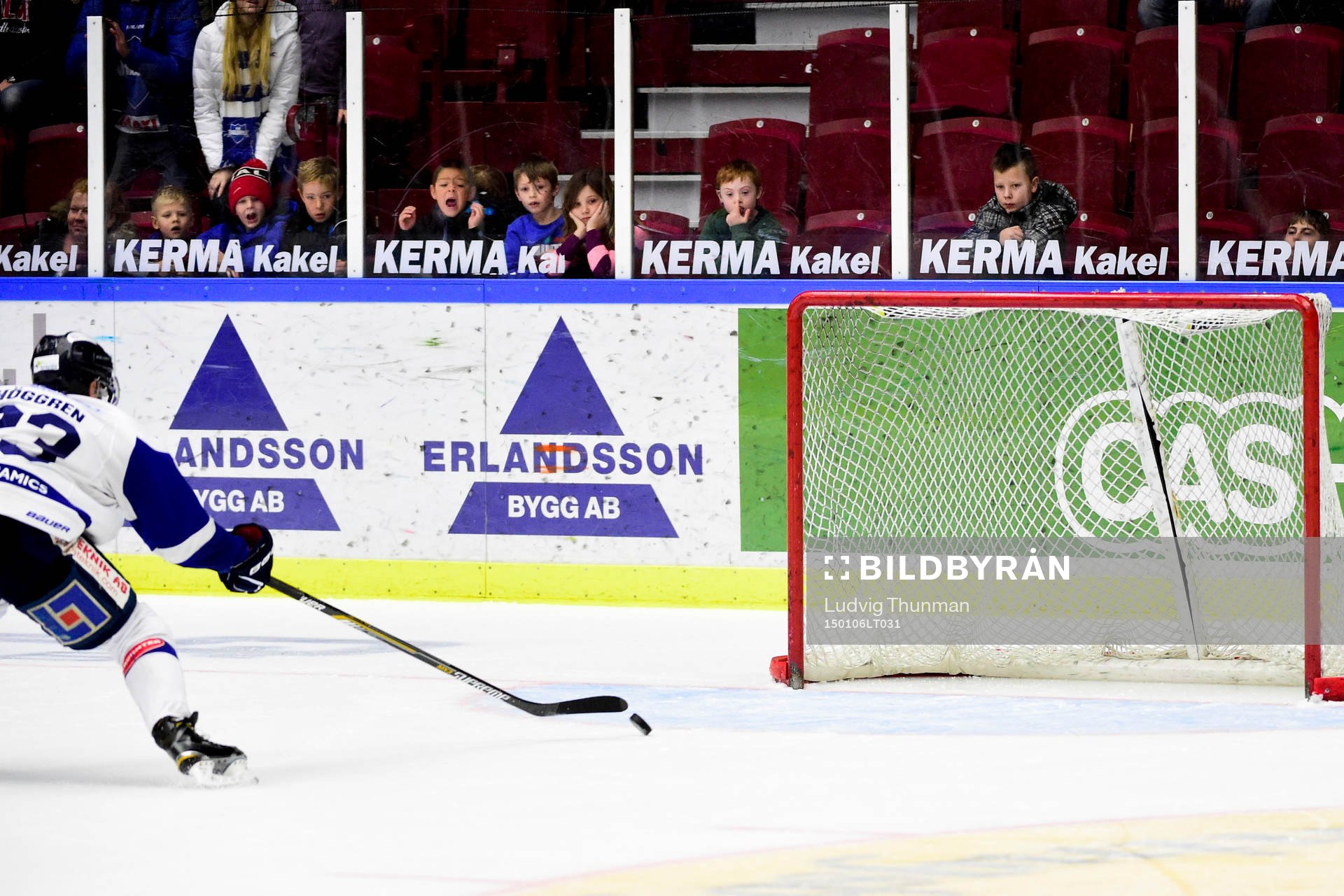 Karlskogas Fredrik Höggren petar in 3-5 i öppen kasse