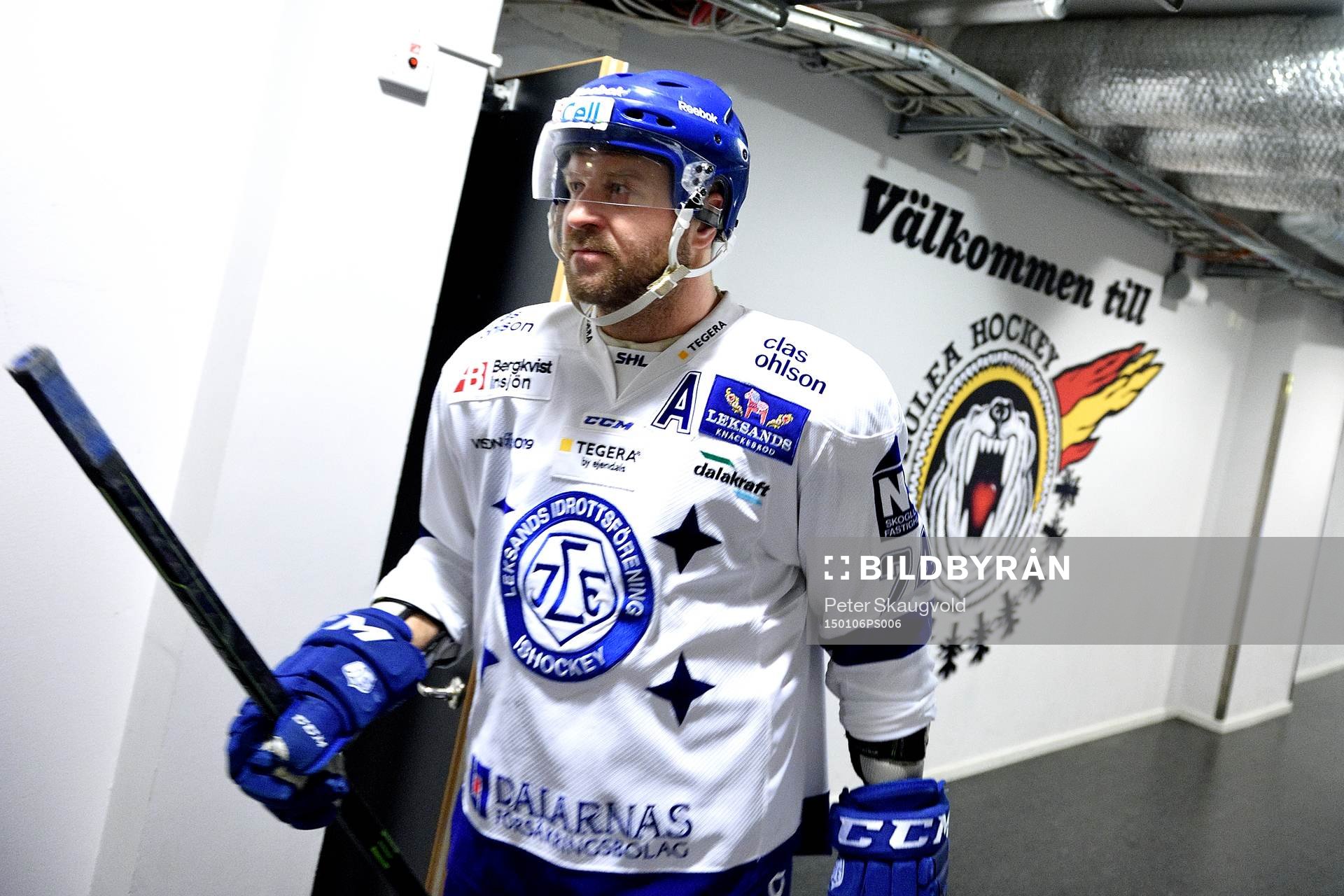 Leksands Jonas Frögren går ut mot isen