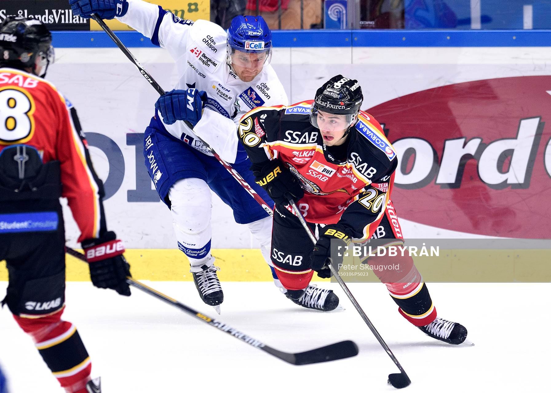 Luleås Victor Ekarv med pucken