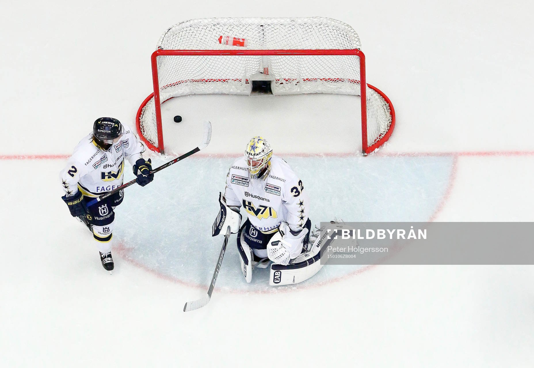 s Kristofer Berglund och målvakt Gustaf Wesslau
