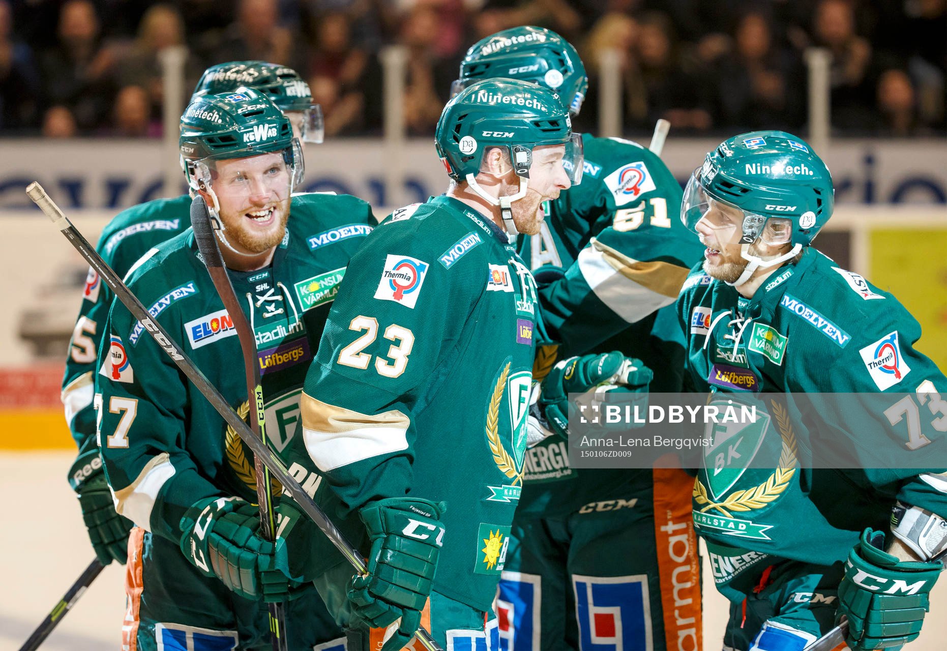 Färjestads Anton Grundel gör mål 1-0 och firar