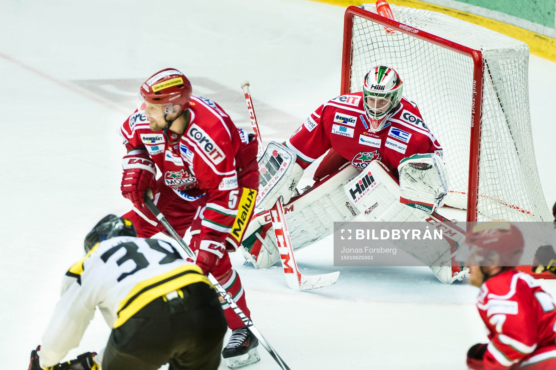 Modos målvakt Adam Reideborn, Jonas Ahnelöv och  Fabian