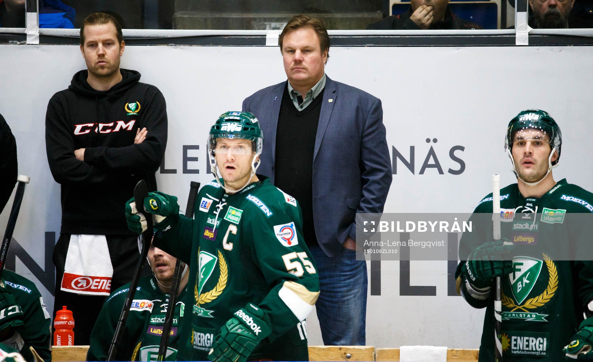 Färjestads ass.tränare Leif Carlsson bakom Ole-Kristian