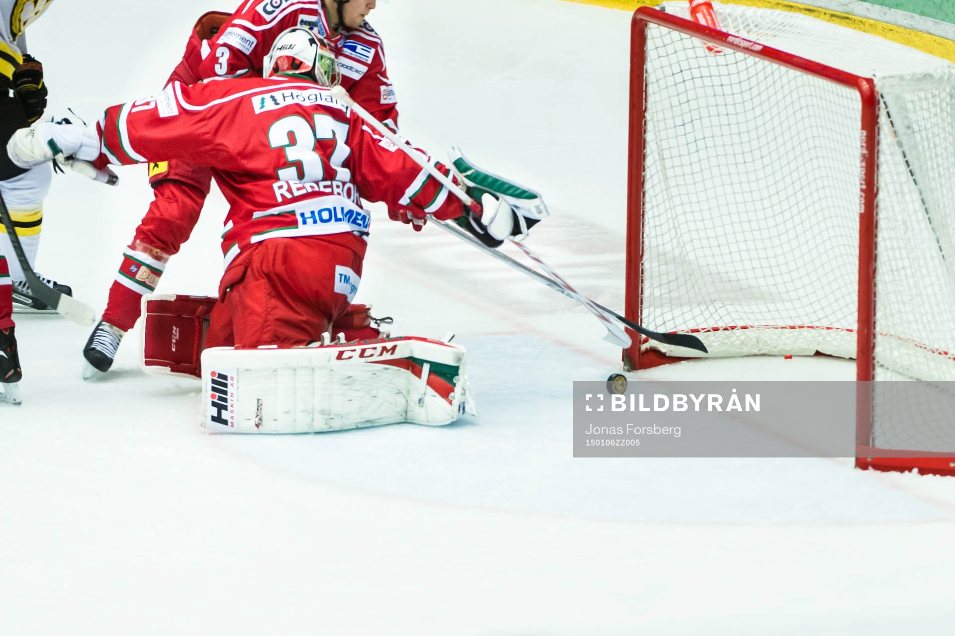 Ytterst nära att Modos målvakt Adam Reideborn släpper in