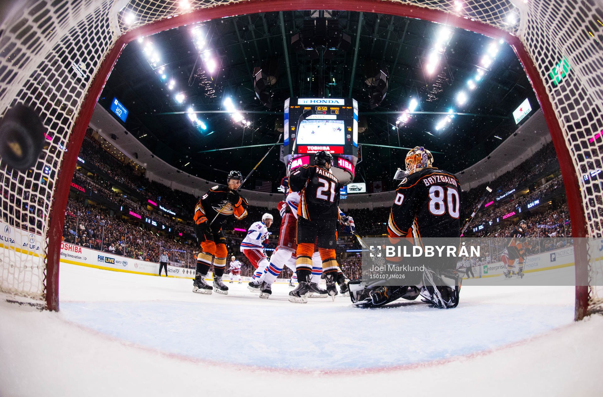 0-1-pucken från New Yorks Derick Brassard (ej i bild) går