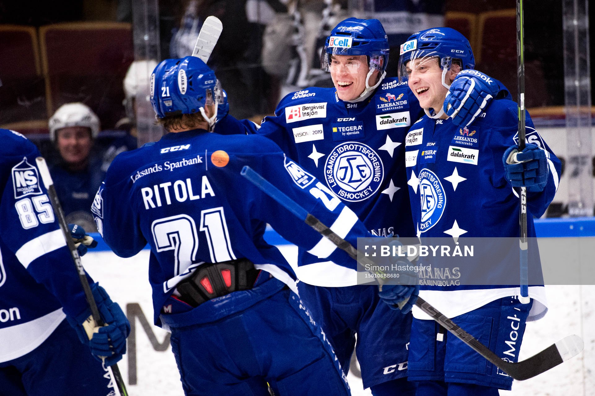 Leksands Tomi Sallinen och Linus Hultström jublar