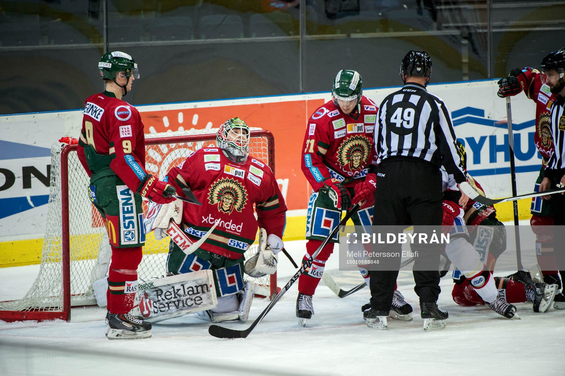 Frölundas målvakt Lars Johansson deppar