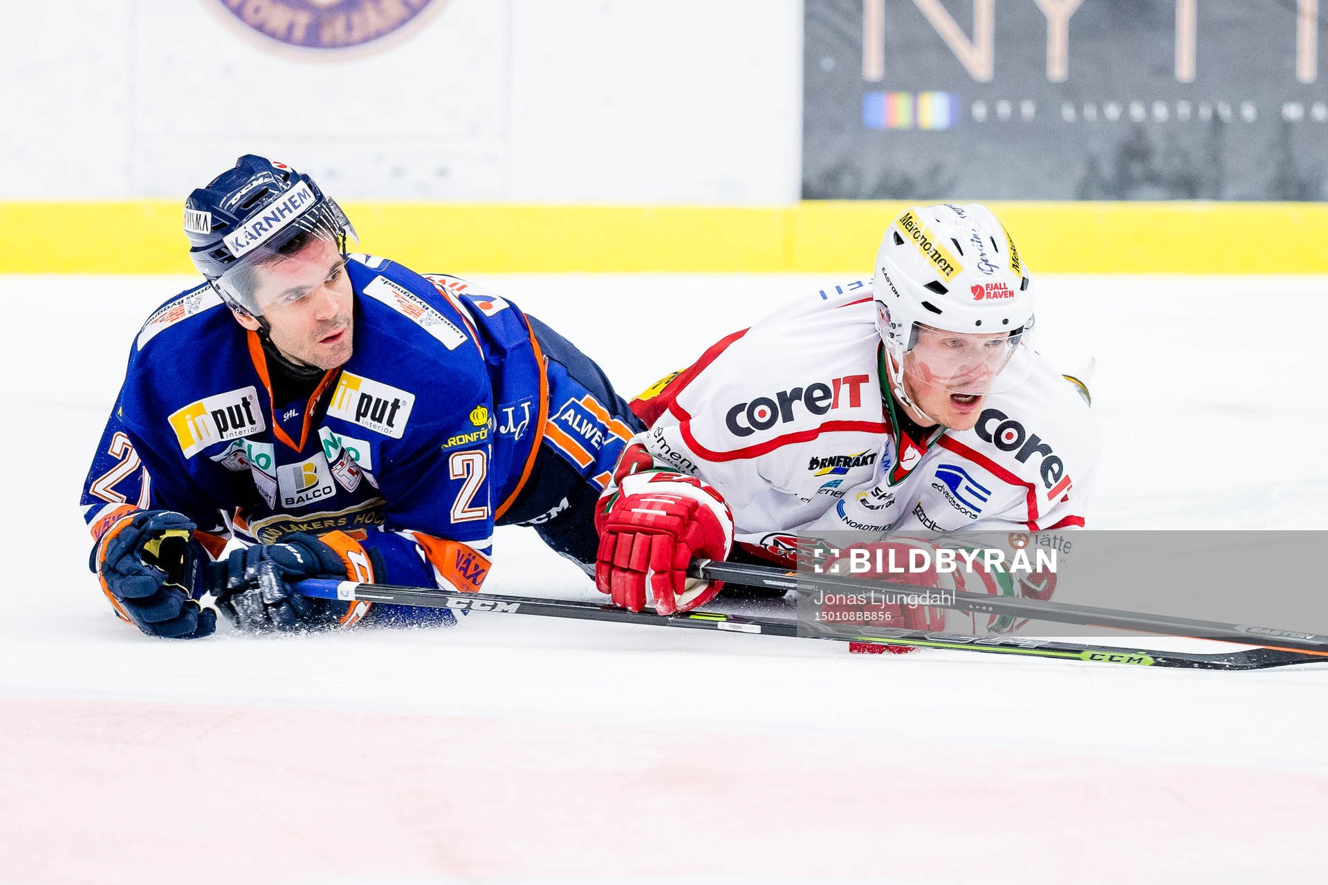 Växjös Cory Murphy och Modos Samuel Påhlsson  ligger på