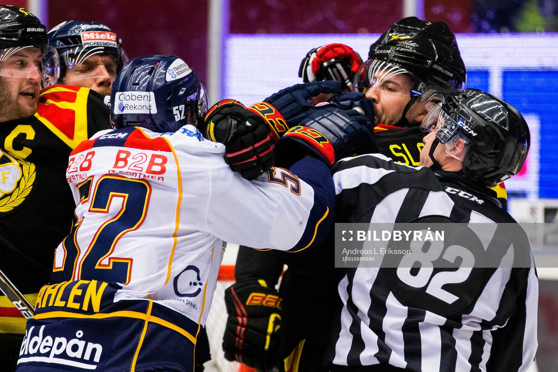 Djurgårdens Mikael Ahlén i slagsmål med Brynäs Tomas