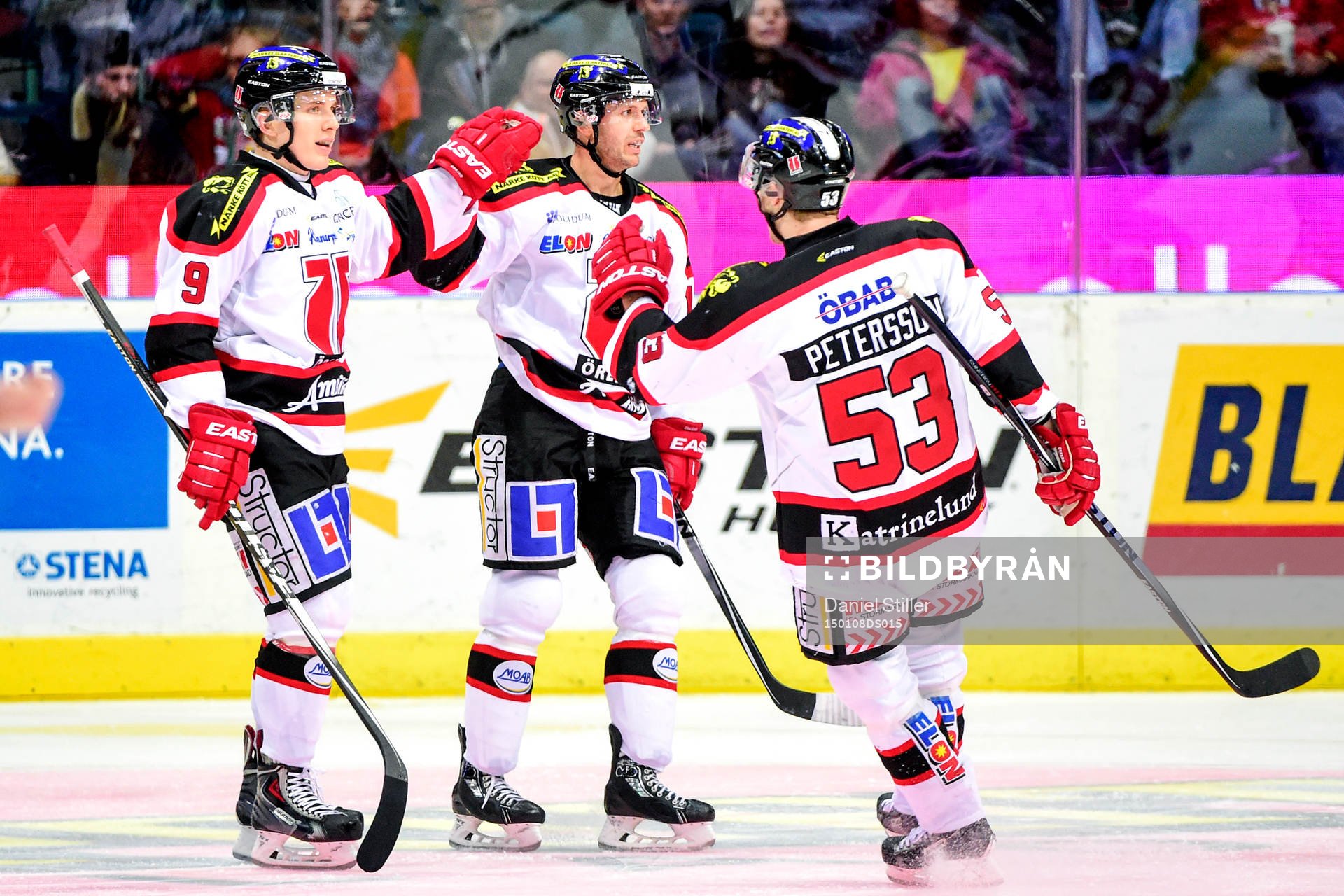 Örebros Joonas Jalvanti jublar